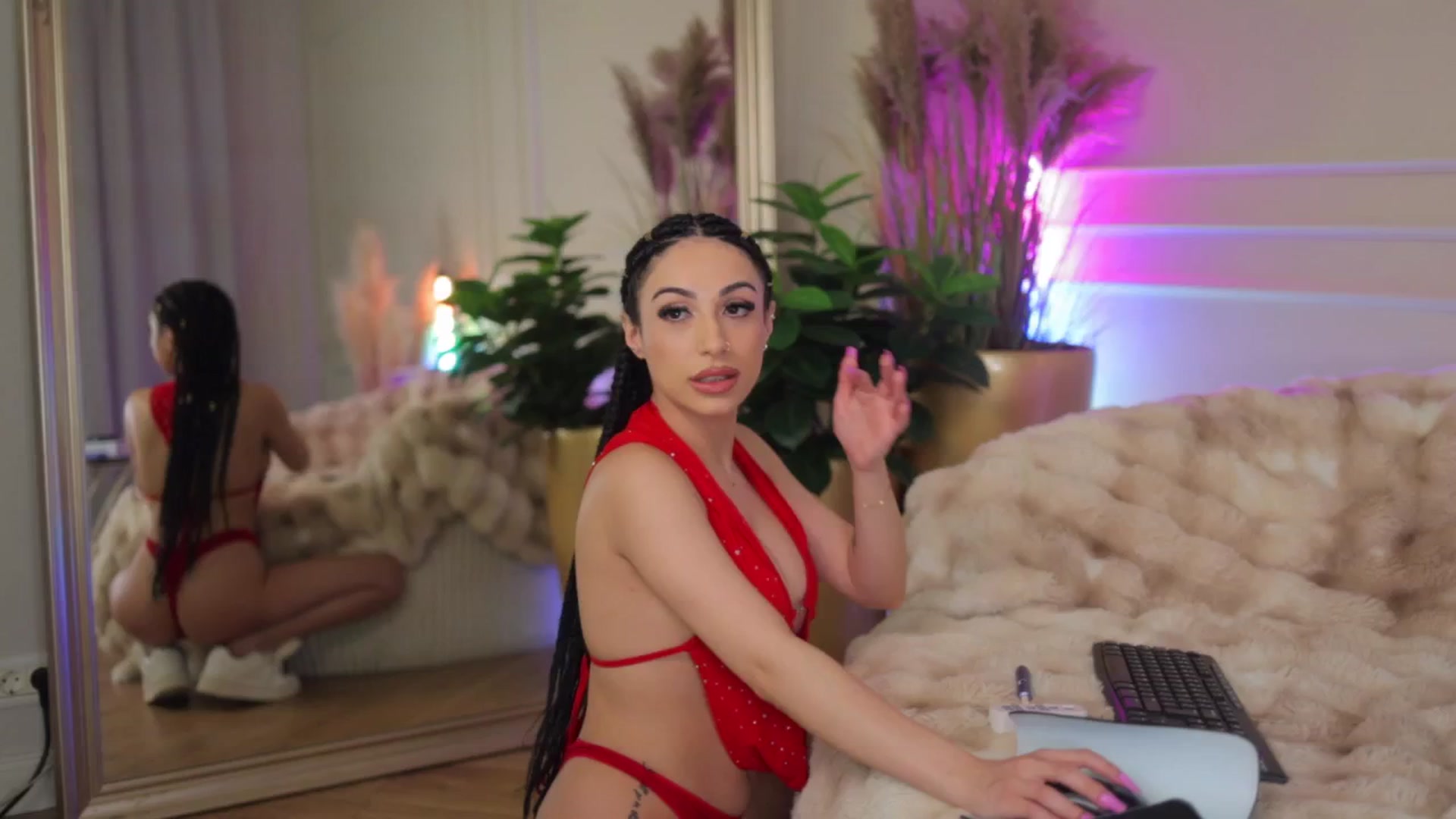 Gallery image thumbnail from AnaisBloom's myfreecams stream on, 03/31/2026, 02:42 image 9 of 20