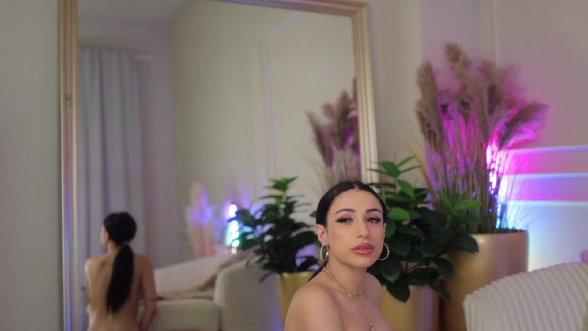 Gallery image thumbnail from AnaisBloom's myfreecams stream on, 04/07/2026, 02:46 image 6 of 20