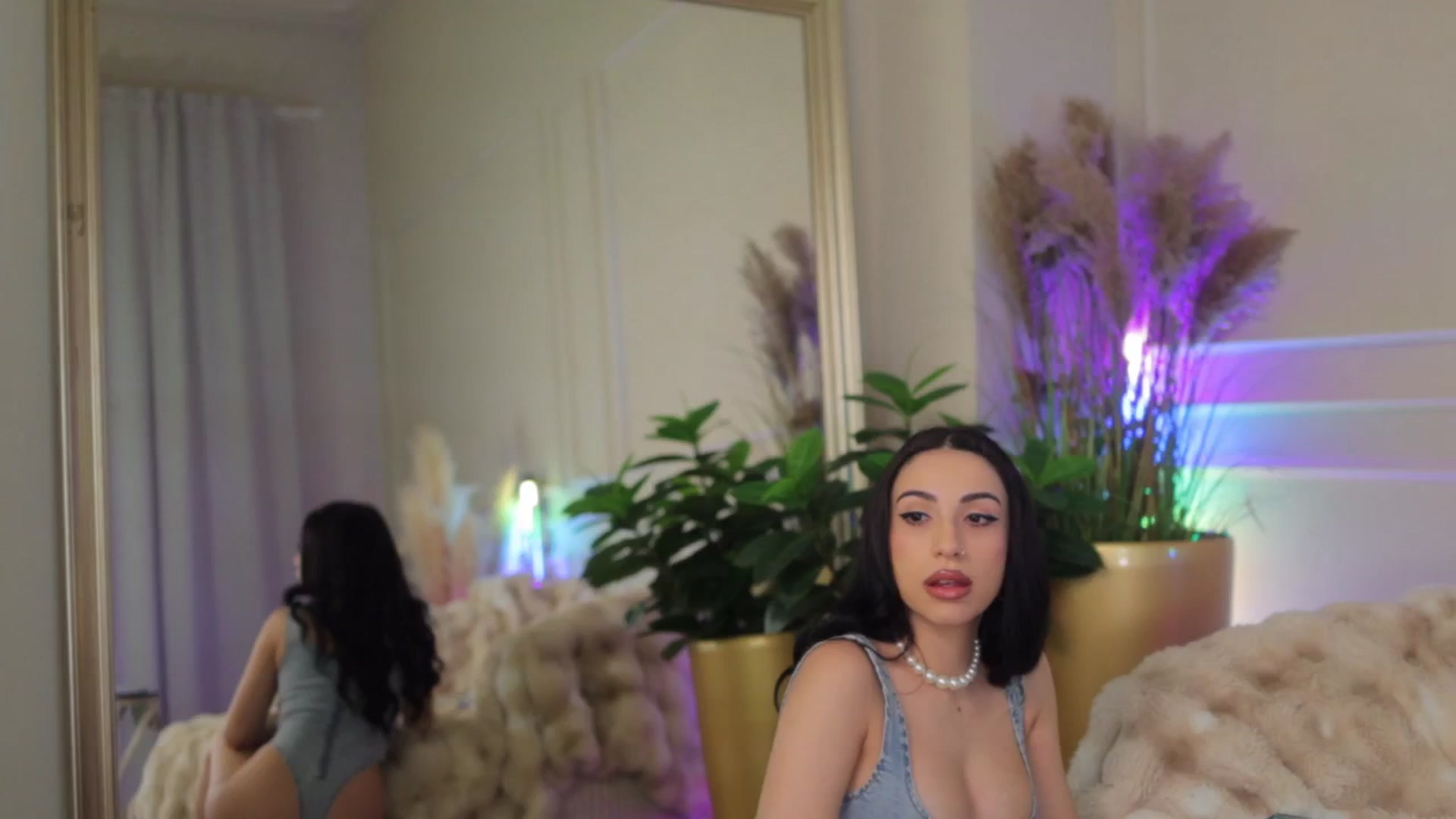 Gallery image thumbnail from AnaisBloom's myfreecams stream on, 04/20/2026, 02:39 image 1 of 20