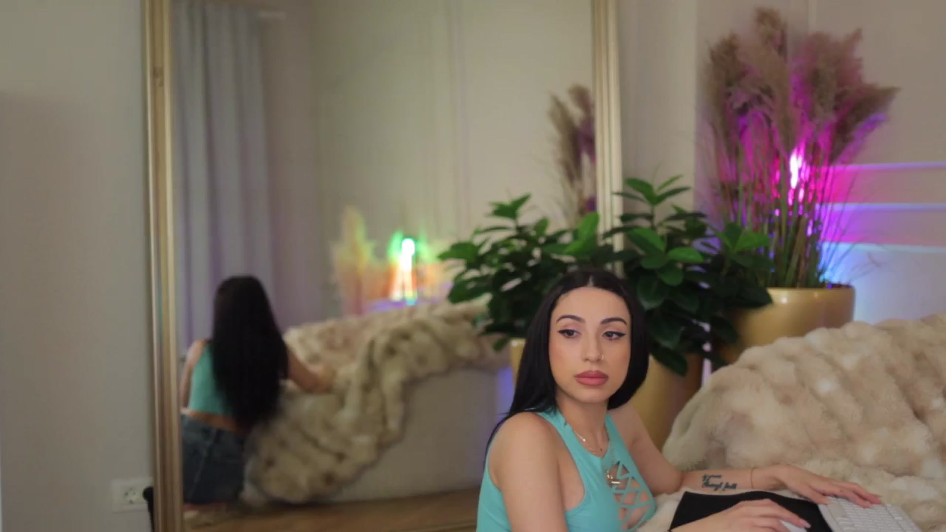 Gallery image thumbnail from AnaisBloom's myfreecams stream on, 04/22/2026, 02:42 image 13 of 20