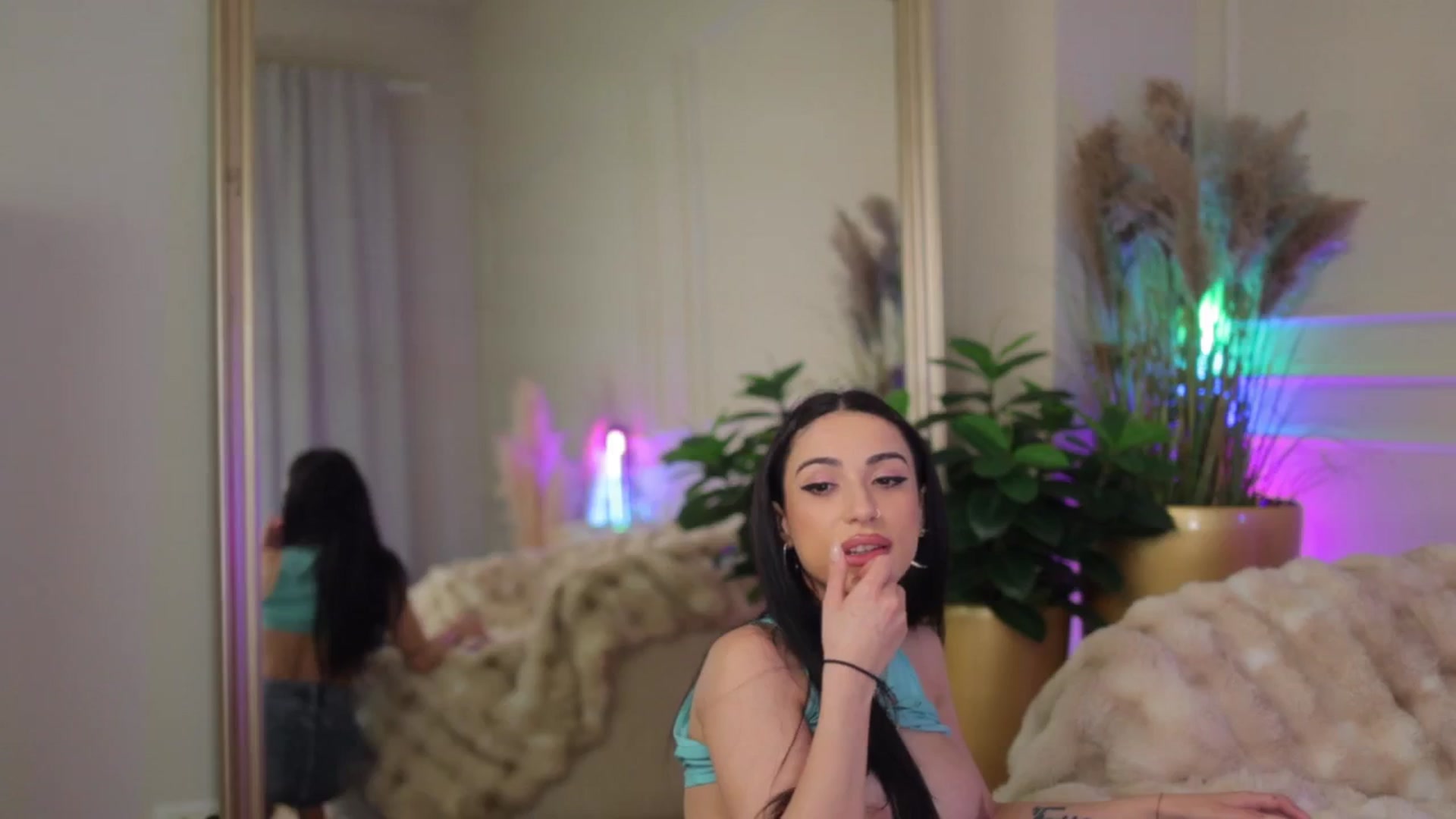 Gallery image thumbnail from AnaisBloom's myfreecams stream on, 04/22/2026, 02:42 image 15 of 20