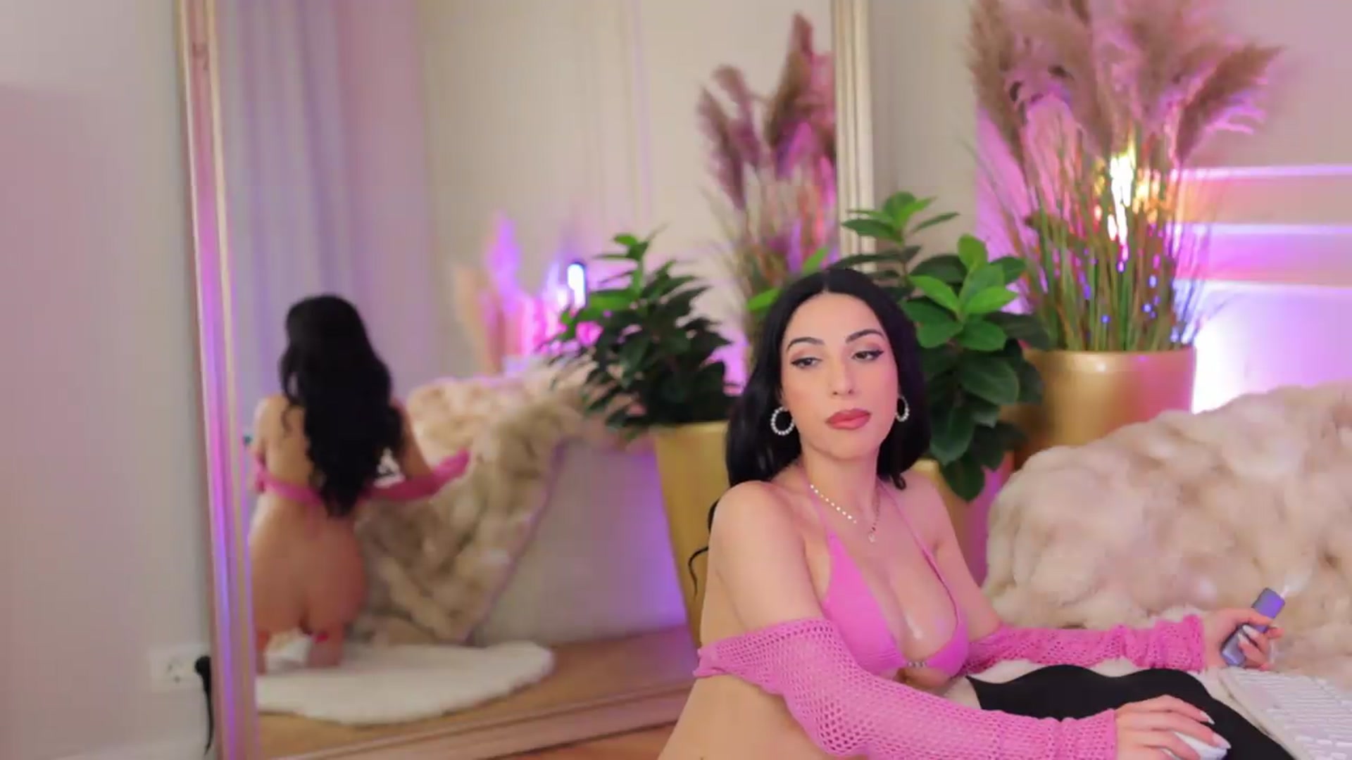 Gallery image thumbnail from AnaisBloom's myfreecams stream on, 05/23/2026, 21:10 image 3 of 20