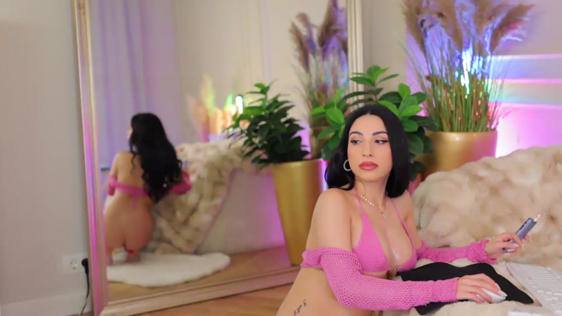Gallery image thumbnail from AnaisBloom's myfreecams stream on, 05/23/2026, 21:10 image 4 of 20