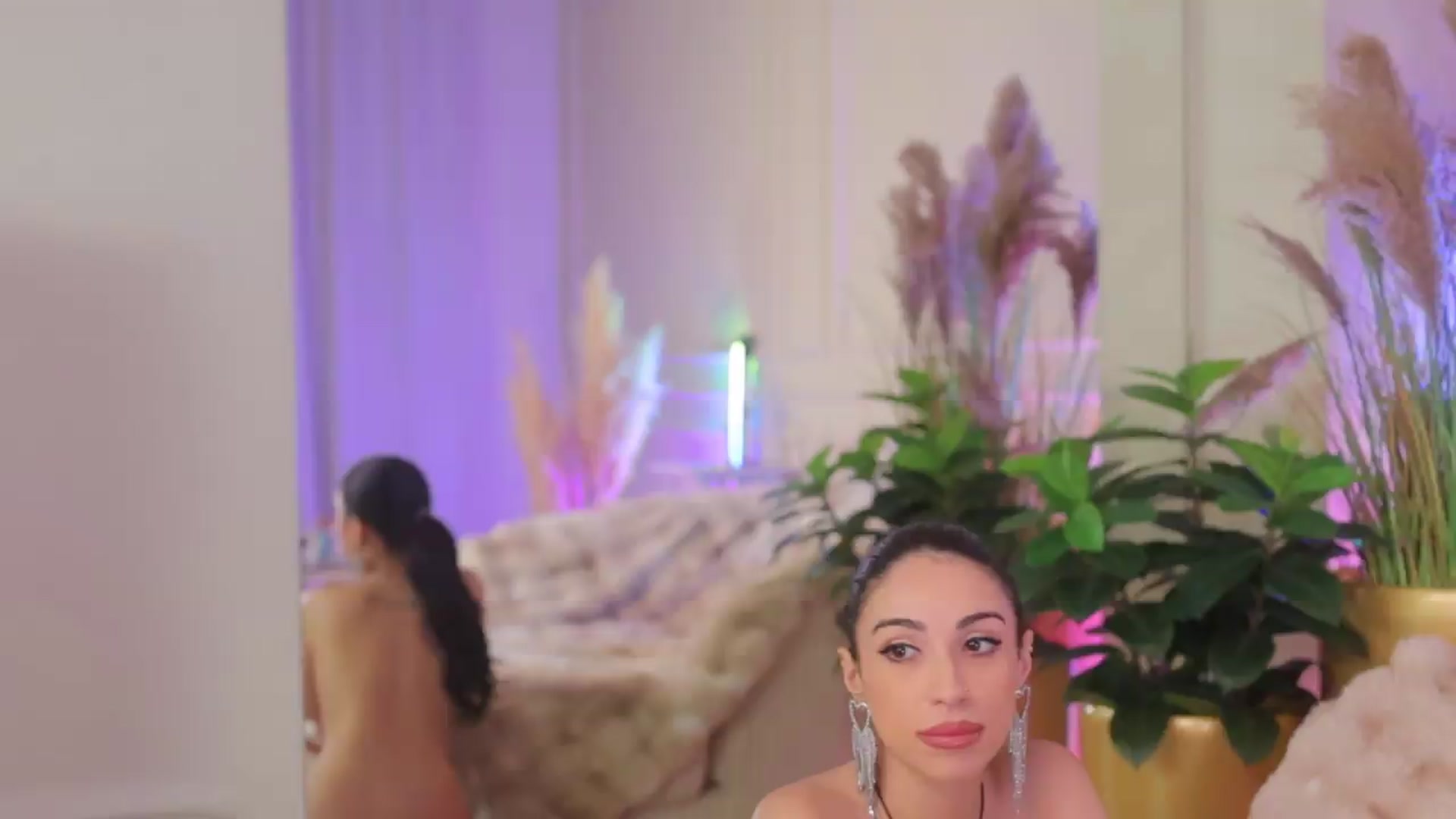 Gallery image thumbnail from AnaisBloom's myfreecams stream on, 06/16/2026, 02:38 image 5 of 20