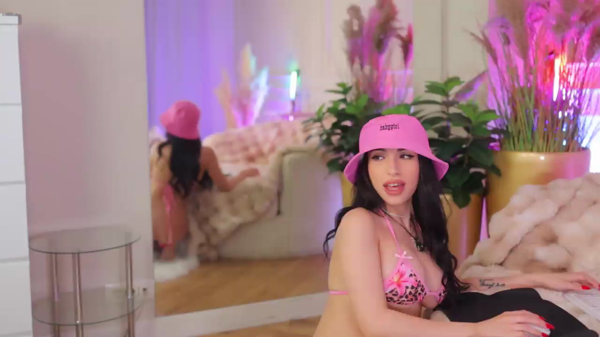 Gallery image thumbnail from AnaisBloom's myfreecams stream on, 06/22/2026, 01:44 image 13 of 20