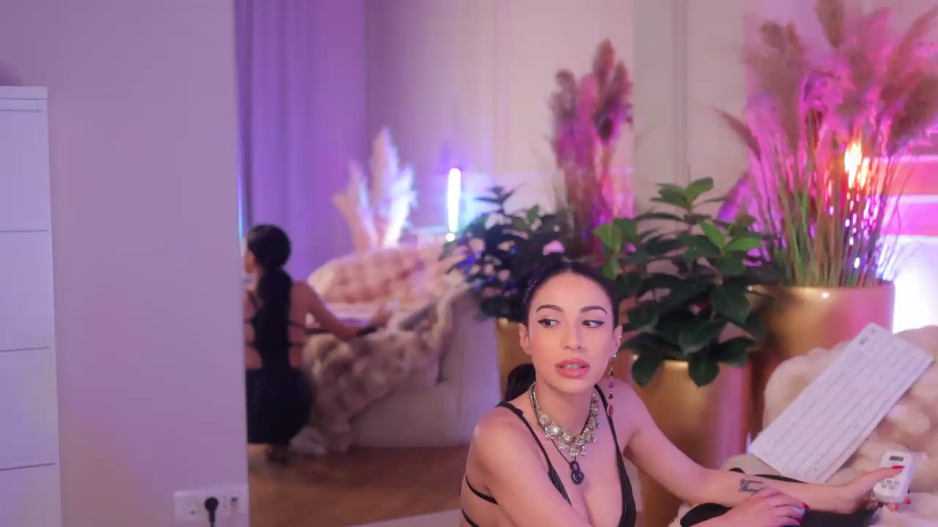 Gallery image thumbnail from AnaisBloom's myfreecams stream on, 06/22/2026, 22:59 image 8 of 20