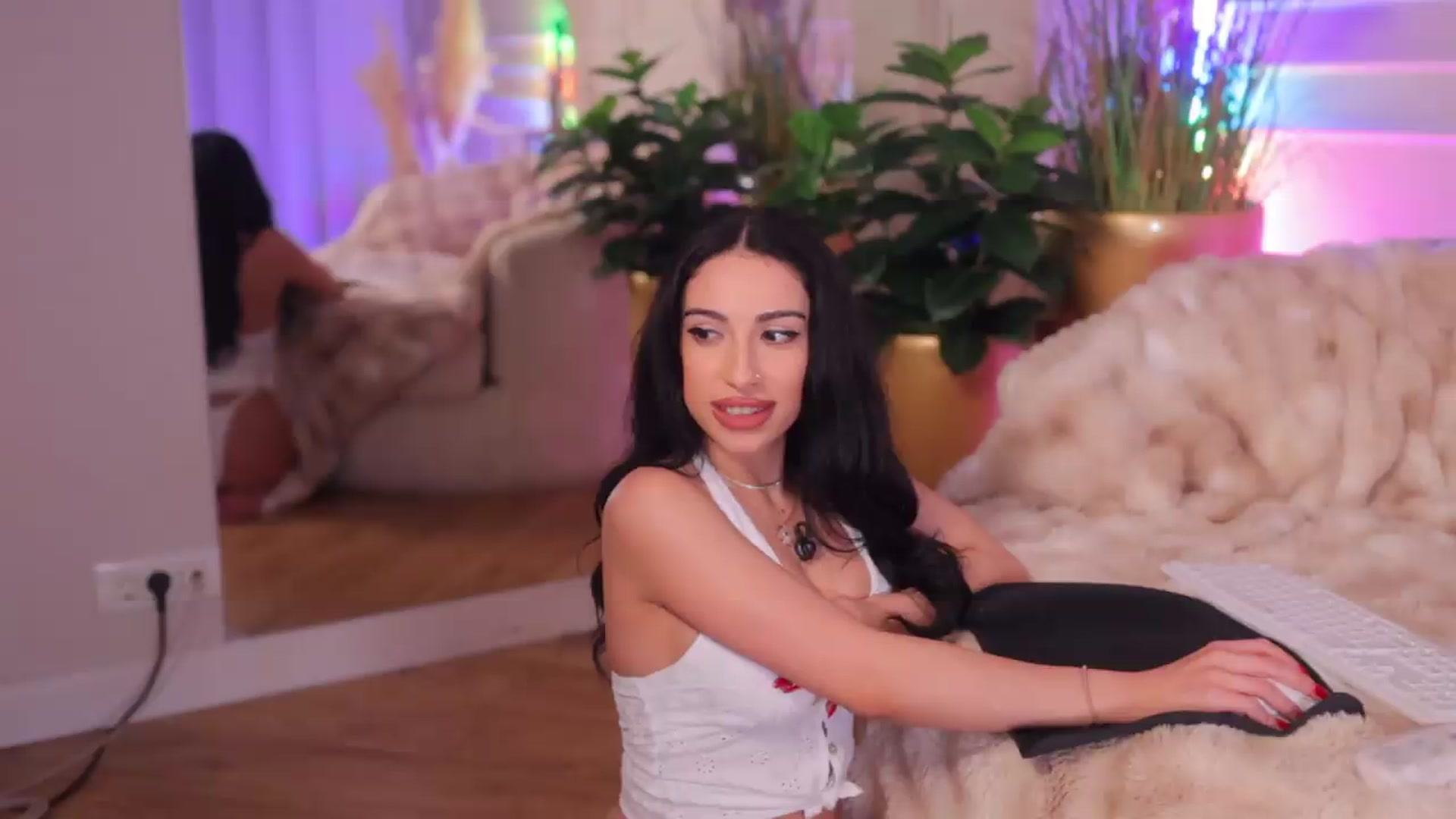 Gallery image thumbnail from AnaisBloom's myfreecams stream on, 06/25/2026, 23:01 image 9 of 20