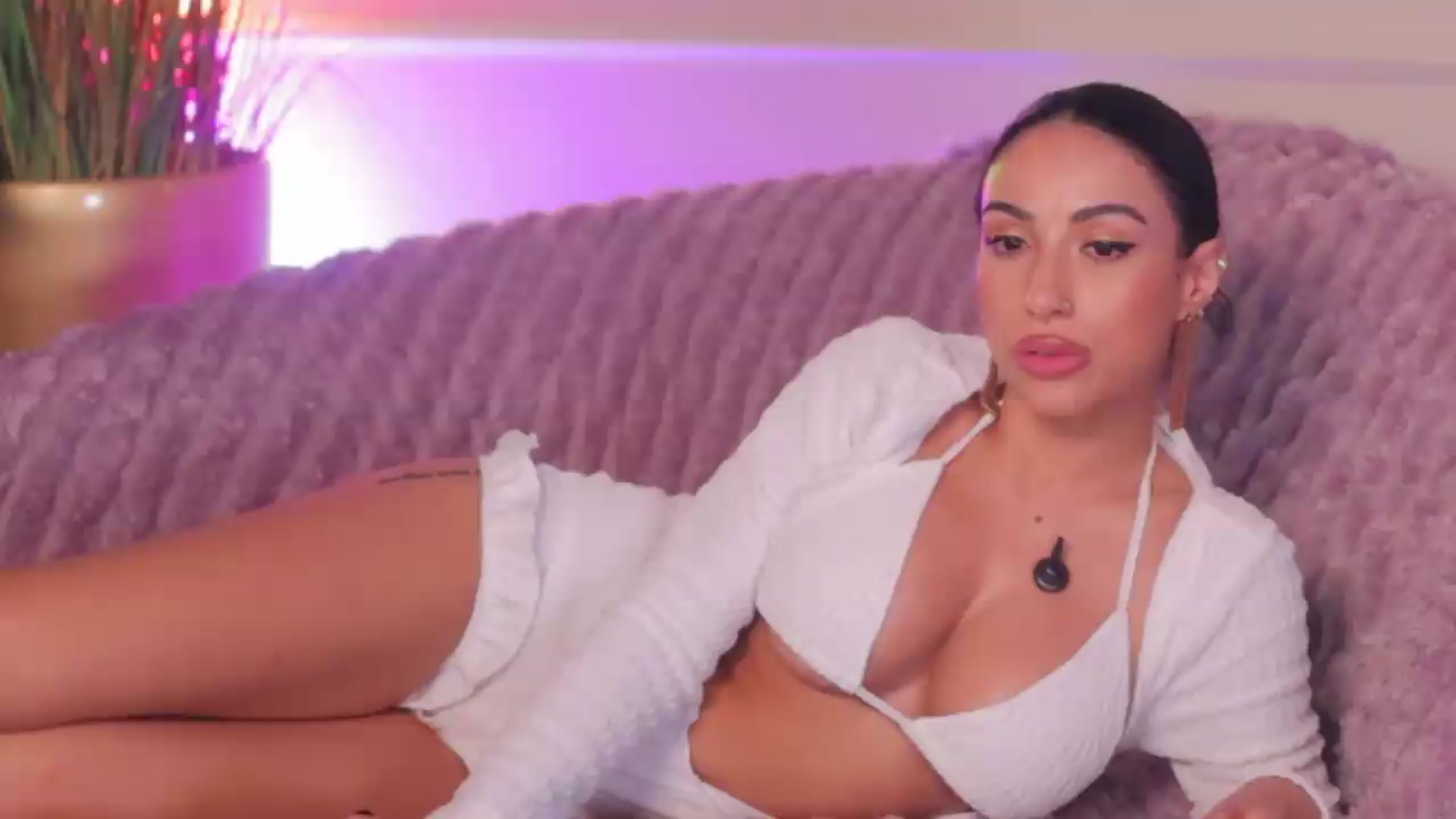 Gallery image thumbnail from AnaisBloom's myfreecams stream on, 07/07/2026, 02:39 image 16 of 20
