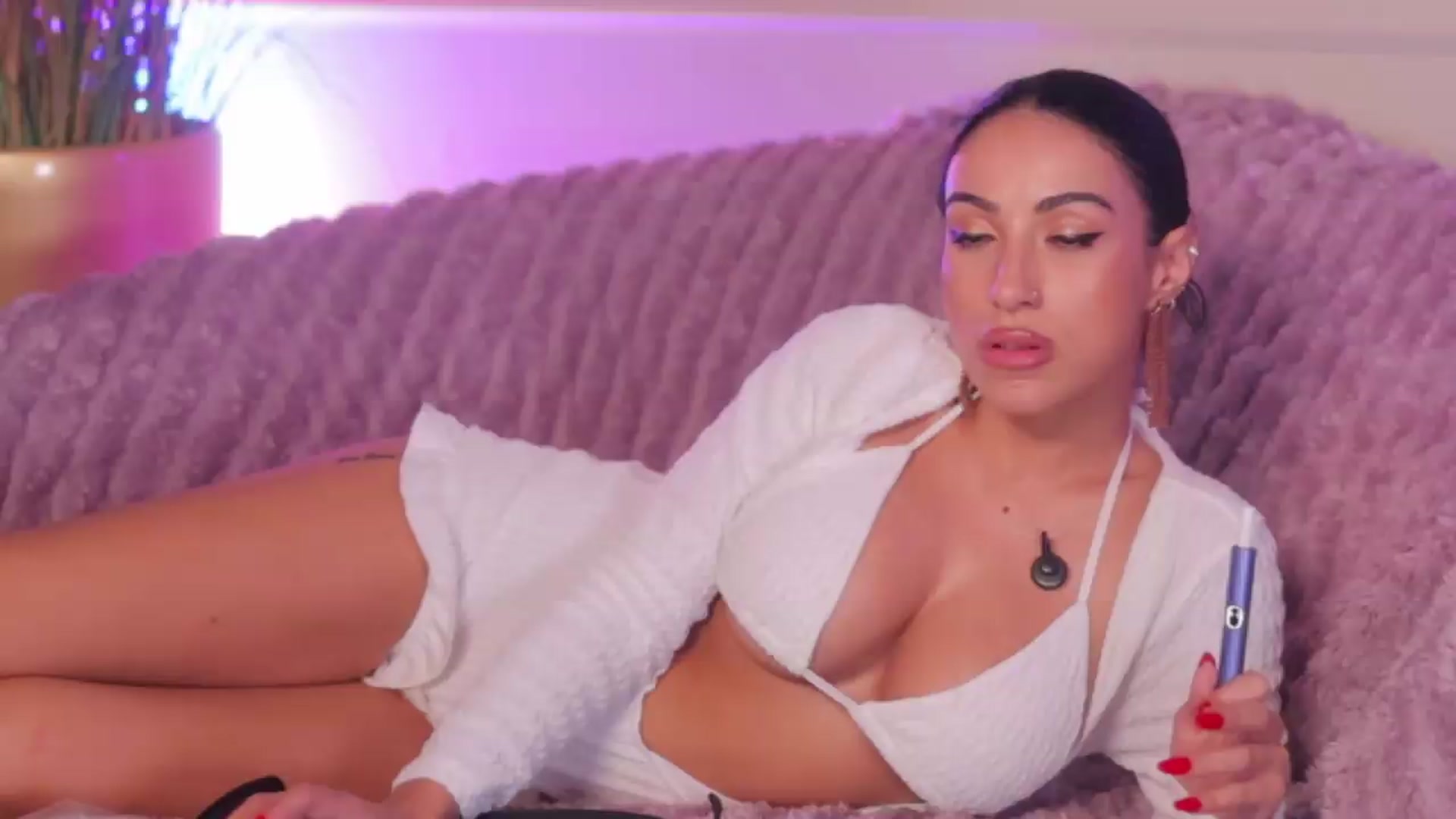 Gallery image thumbnail from AnaisBloom's myfreecams stream on, 07/07/2026, 02:39 image 18 of 20