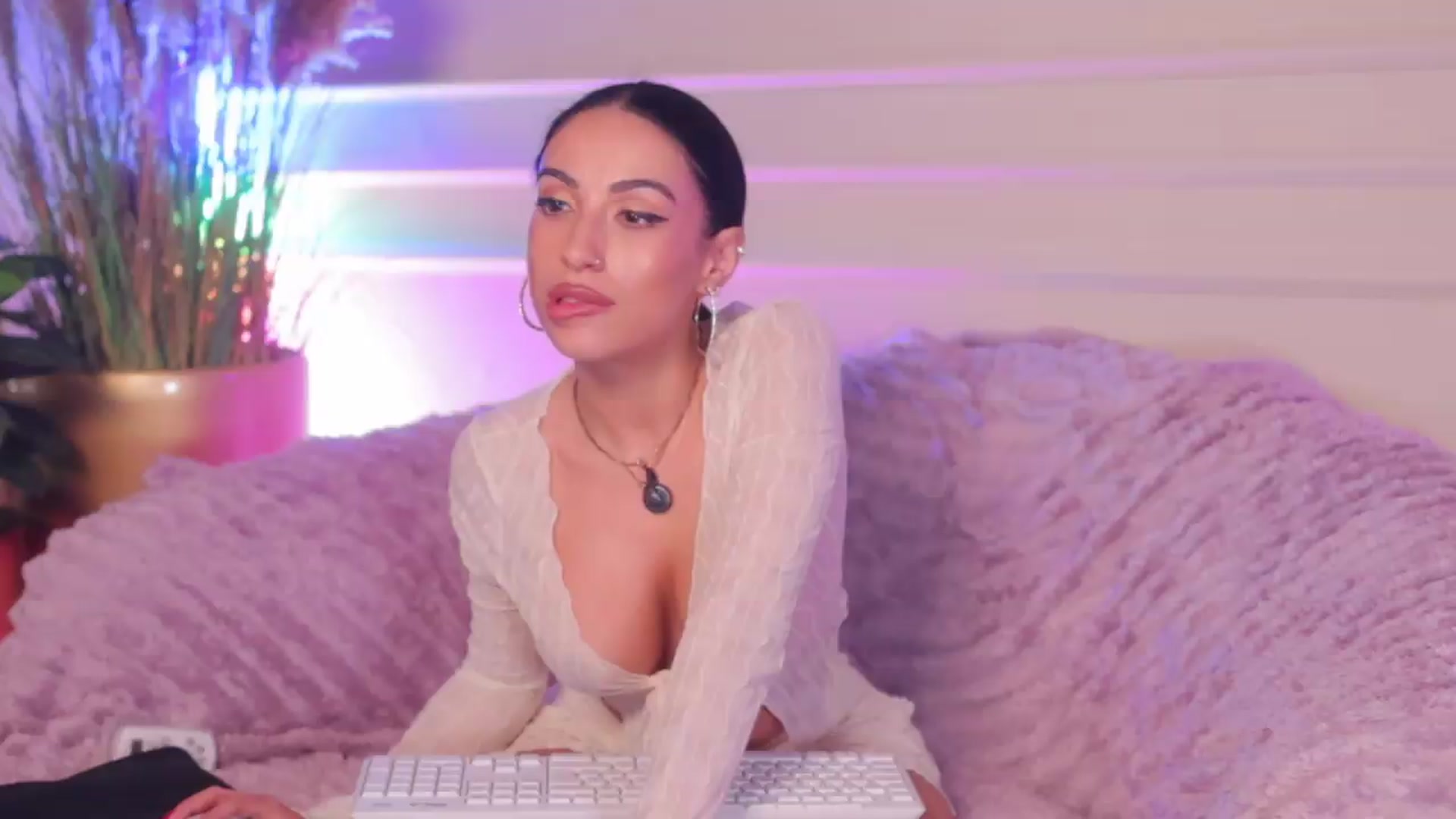 Gallery image thumbnail from AnaisBloom's myfreecams stream on, 07/08/2026, 02:36 image 20 of 20