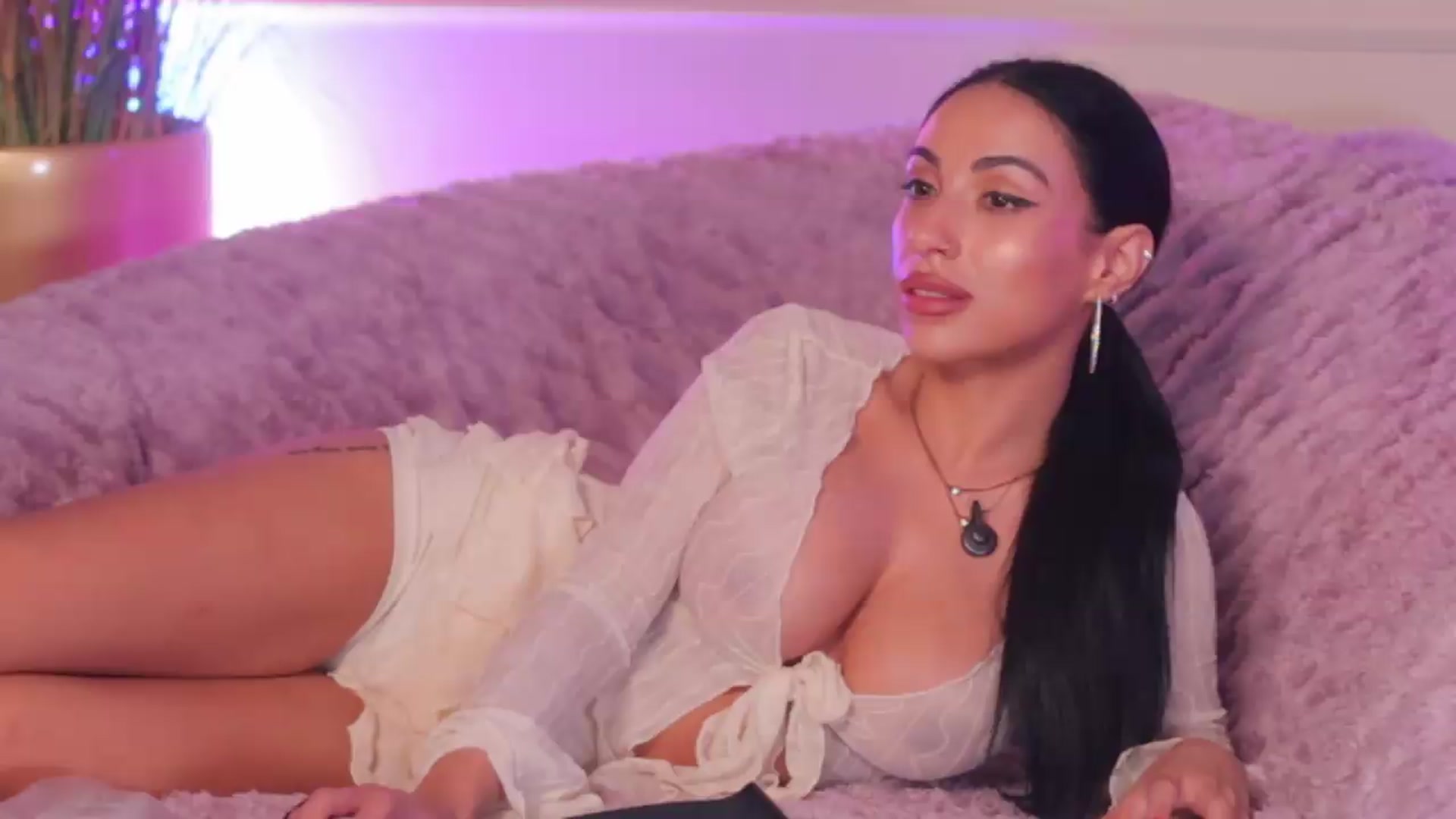 Gallery image thumbnail from AnaisBloom's myfreecams stream on, 07/08/2026, 02:36 image 14 of 20