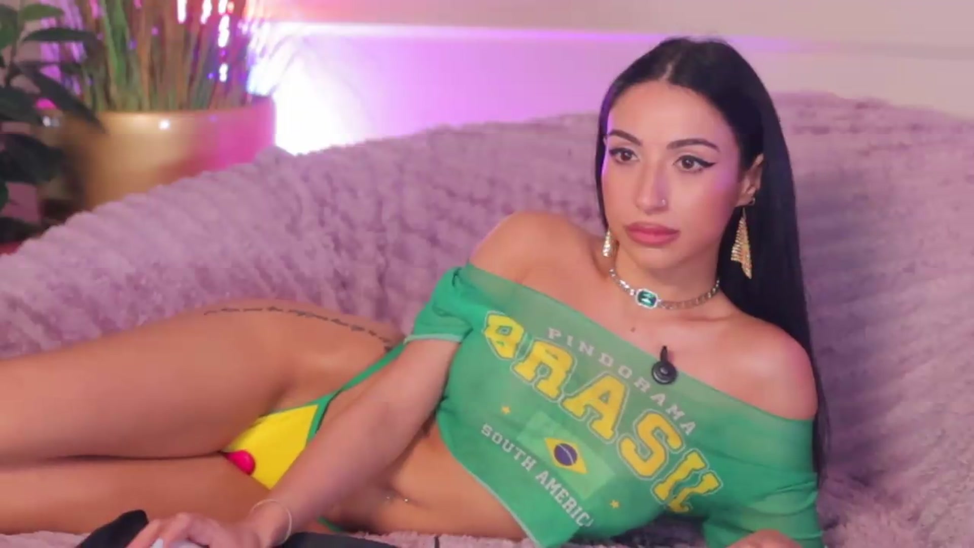 Gallery image thumbnail from AnaisBloom's myfreecams stream on, 08/04/2026, 01:21 image 19 of 20
