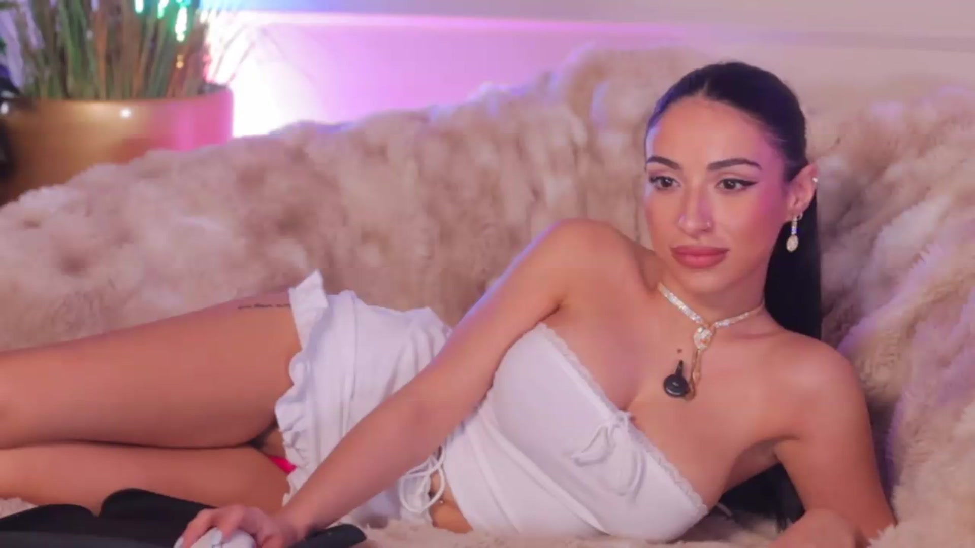 Gallery image thumbnail from AnaisBloom's myfreecams stream on, 08/23/2026, 23:03 image 18 of 20