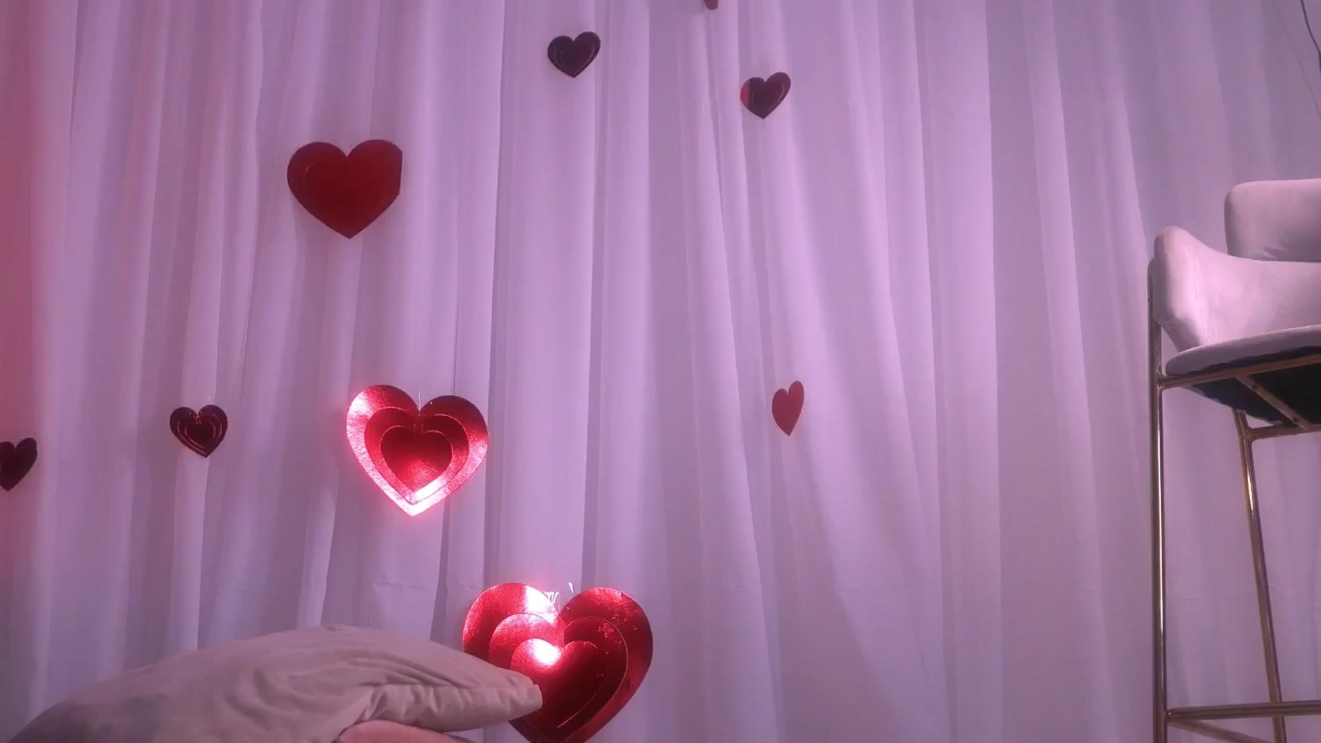 Gallery image thumbnail from AnaisLeblanc's myfreecams stream on, 02/16/2026, 13:04 image 13 of 20