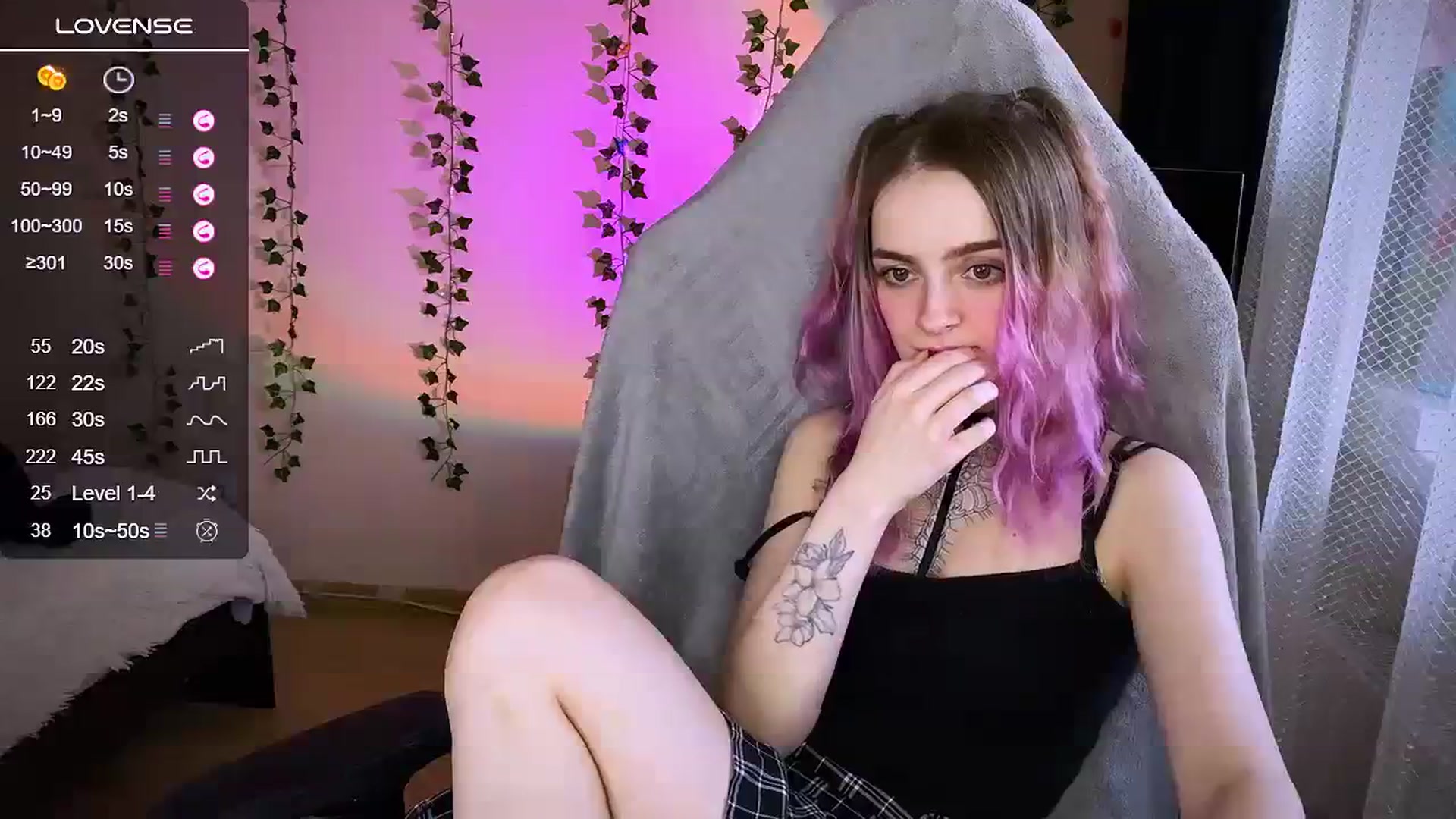 Gallery image thumbnail from Anamelia's myfreecams stream on, 11/19/2023, 12:47 image 17 of 20