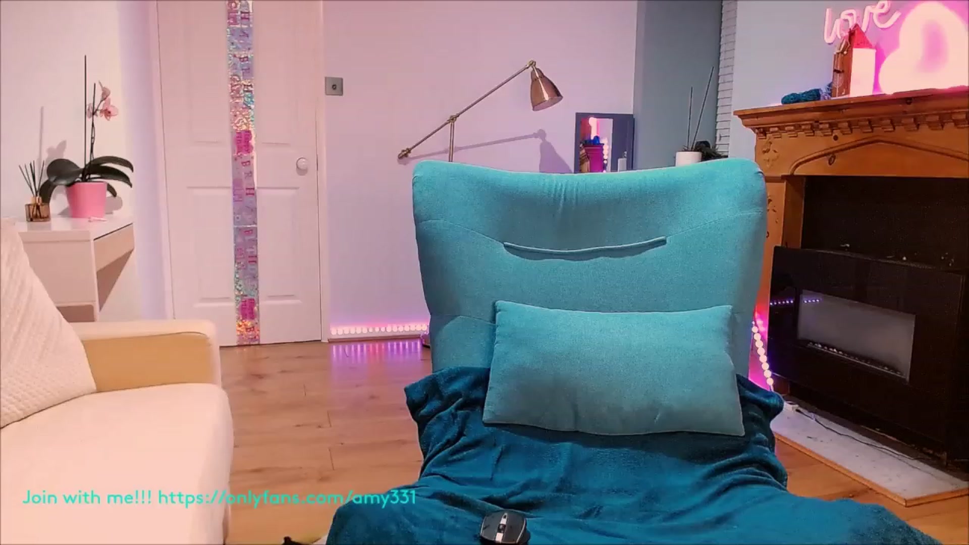 Gallery image thumbnail from Anastasia331's myfreecams stream on, 10/06/2023, 04:54 image 17 of 20