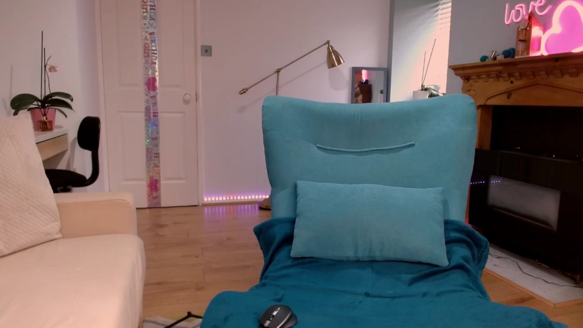 Gallery image thumbnail from Anastasia331's myfreecams stream on, 10/11/2023, 13:18 image 6 of 20