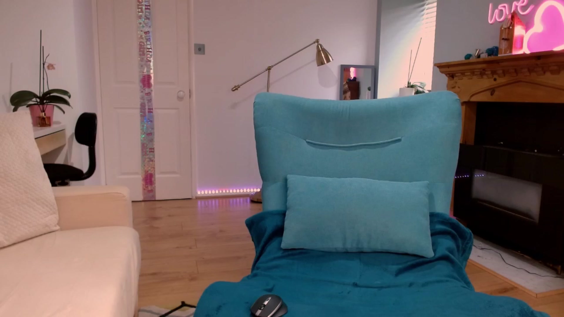 Gallery image thumbnail from Anastasia331's myfreecams stream on, 10/11/2023, 13:18 image 5 of 20