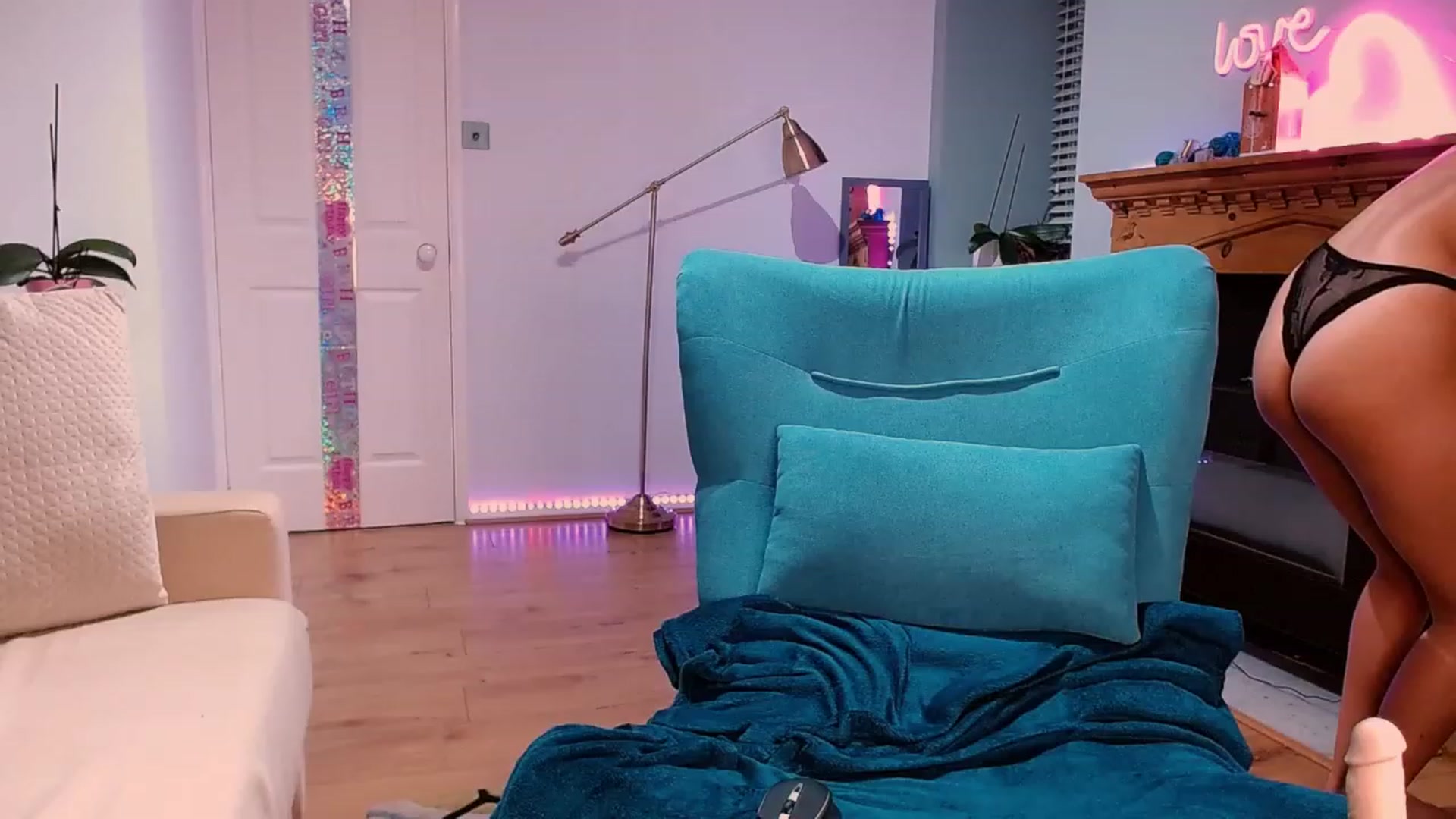 Gallery image thumbnail from Anastasia331's myfreecams stream on, 10/19/2023, 22:56 image 14 of 20