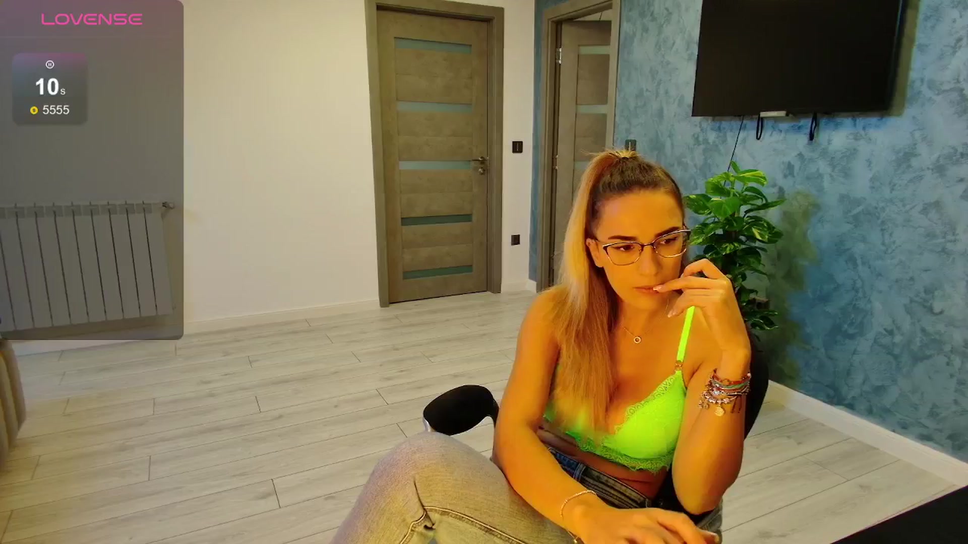 Gallery image thumbnail from Anastasia331's myfreecams stream on, 09/16/2024, 14:20 image 5 of 20