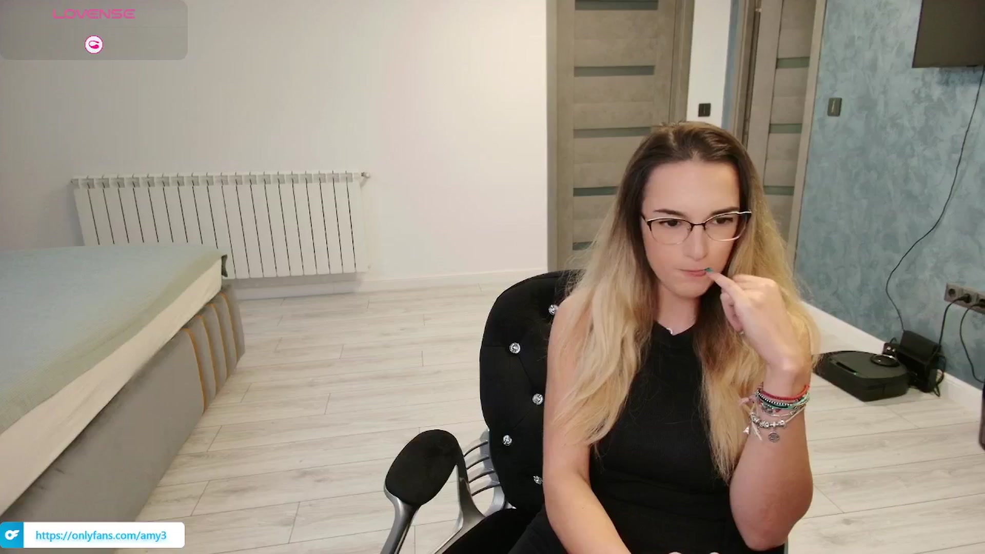 Gallery image thumbnail from Anastasia331's myfreecams stream on, 11/13/2024, 14:35 image 15 of 20
