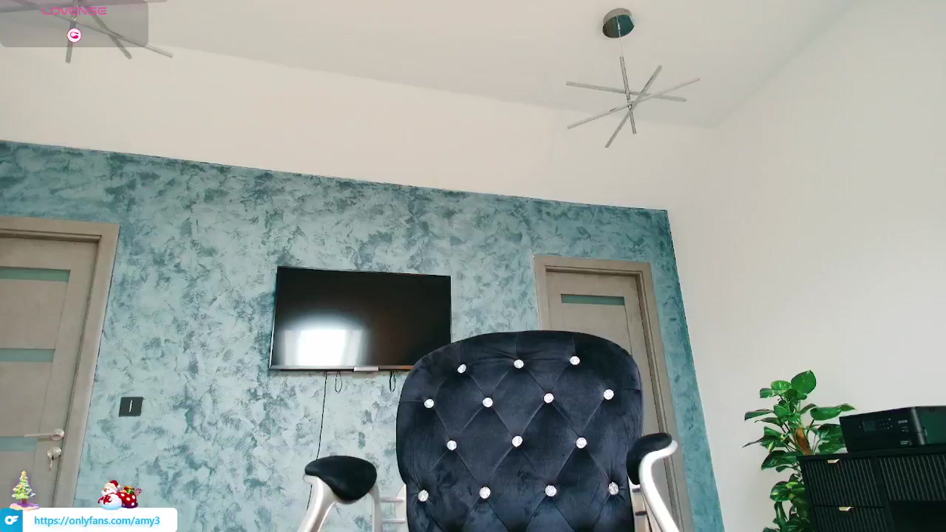 Gallery image thumbnail from Anastasia331's myfreecams stream on, 12/20/2024, 12:47 image 16 of 20
