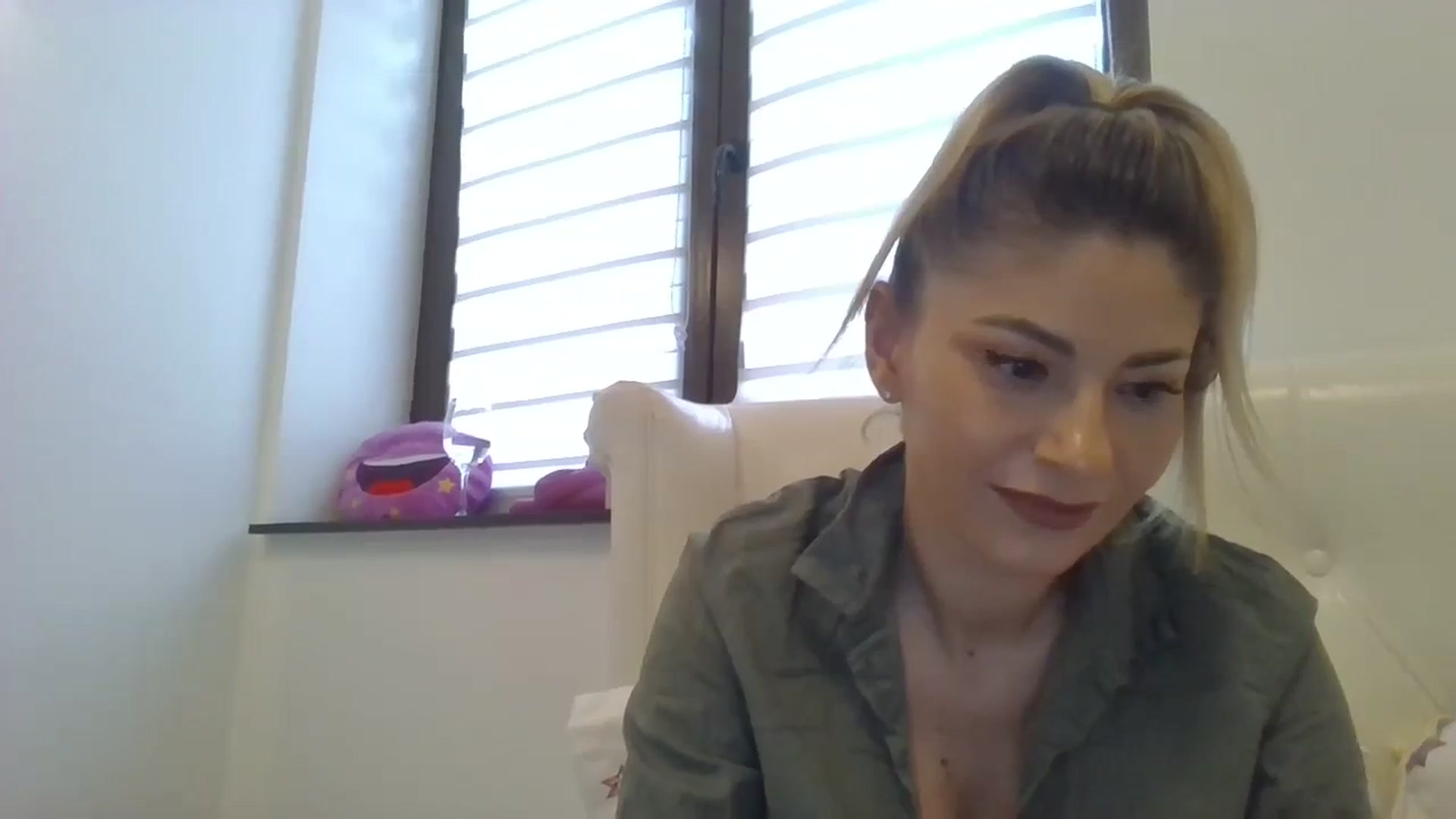 Gallery image thumbnail from Anastasia6910's myfreecams stream on, 02/20/2024, 14:22 image 20 of 20