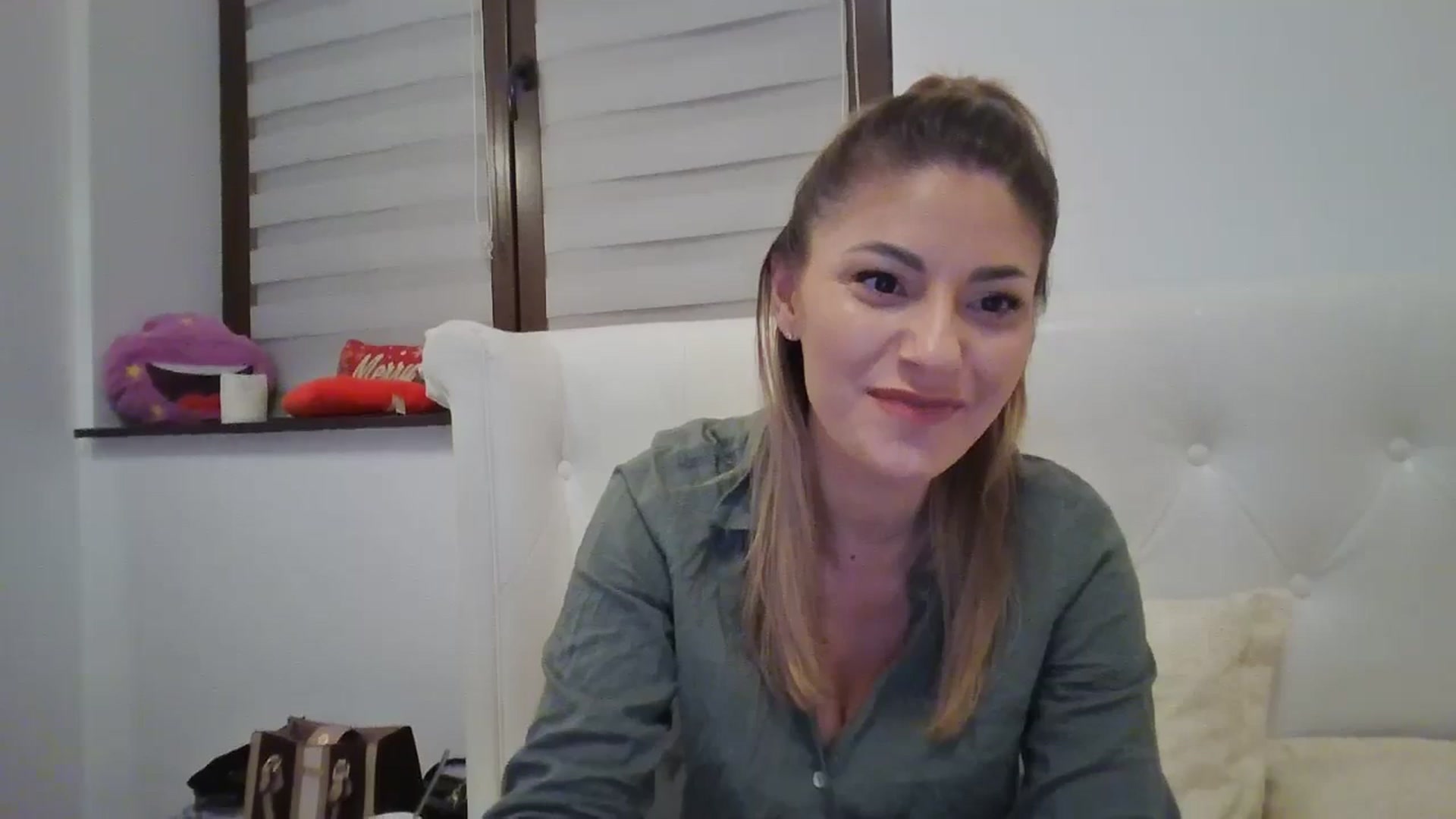 Gallery image thumbnail from Anastasia6910's myfreecams stream on, 03/20/2024, 19:11 image 4 of 20