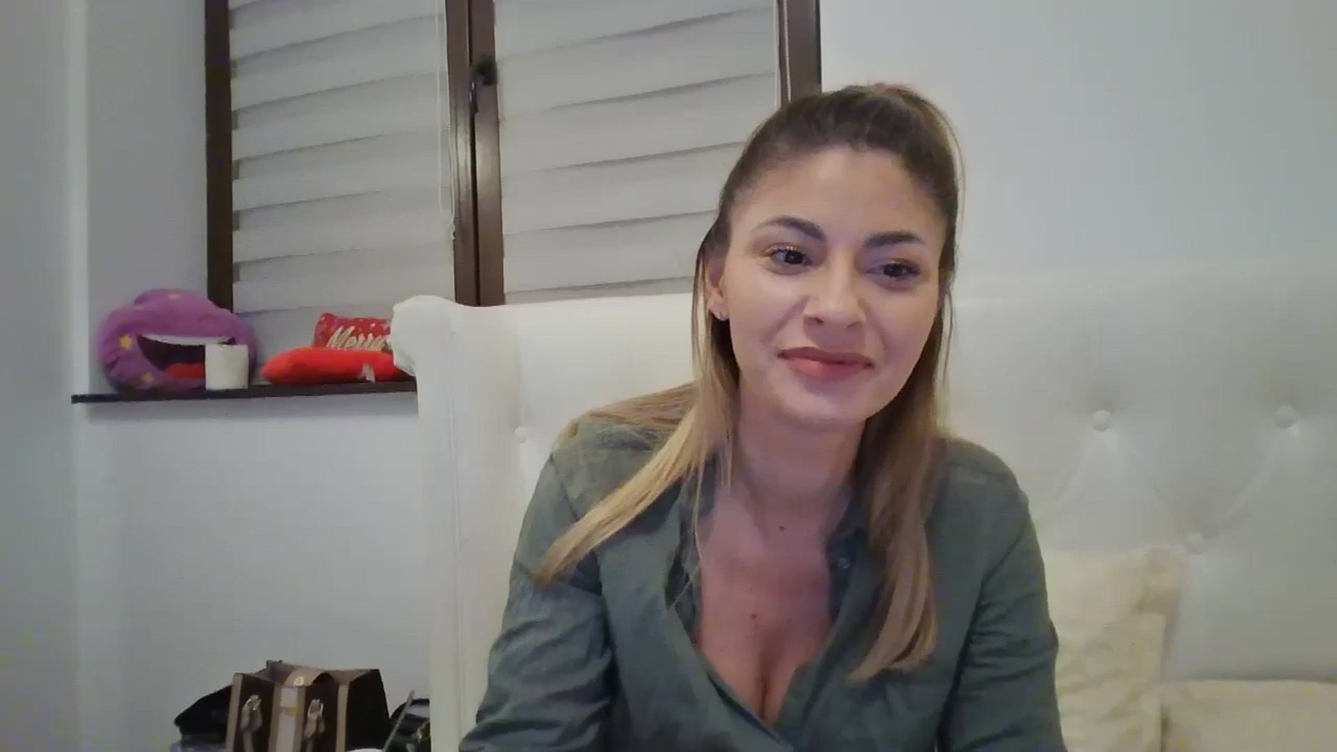 Gallery image thumbnail from Anastasia6910's myfreecams stream on, 03/20/2024, 19:11 image 1 of 20