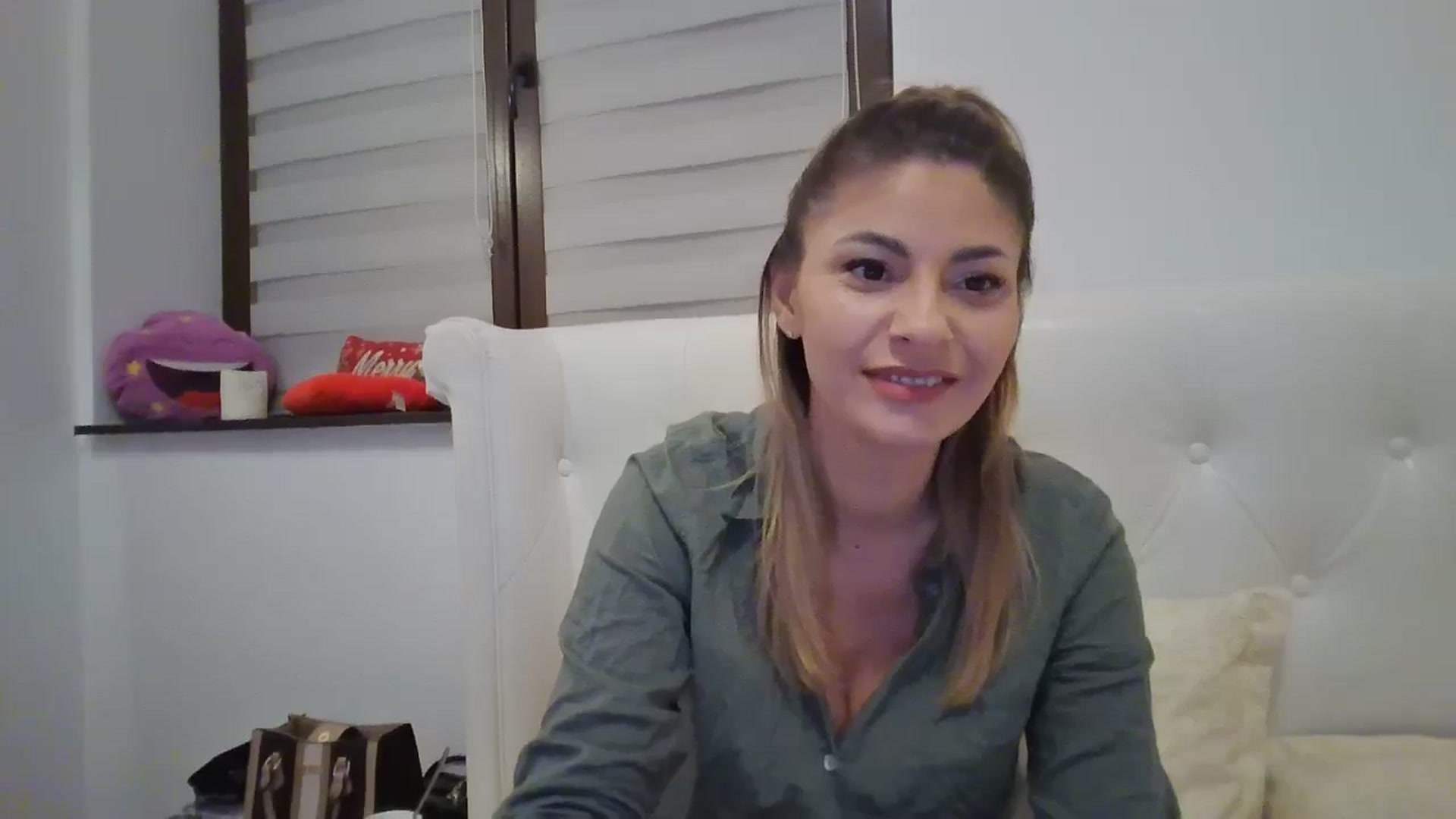 Gallery image thumbnail from Anastasia6910's myfreecams stream on, 03/20/2024, 19:11 image 5 of 20
