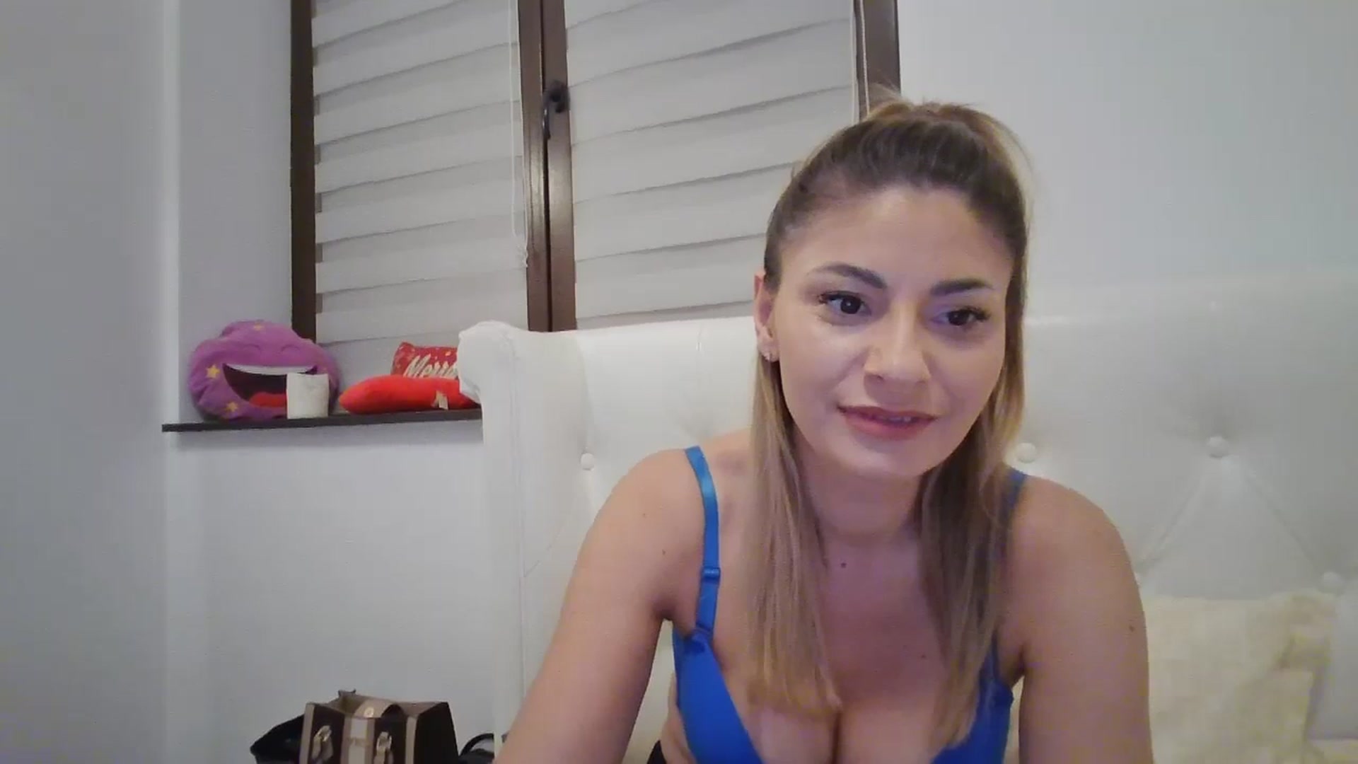Gallery image thumbnail from Anastasia6910's myfreecams stream on, 03/20/2024, 19:11 image 18 of 20