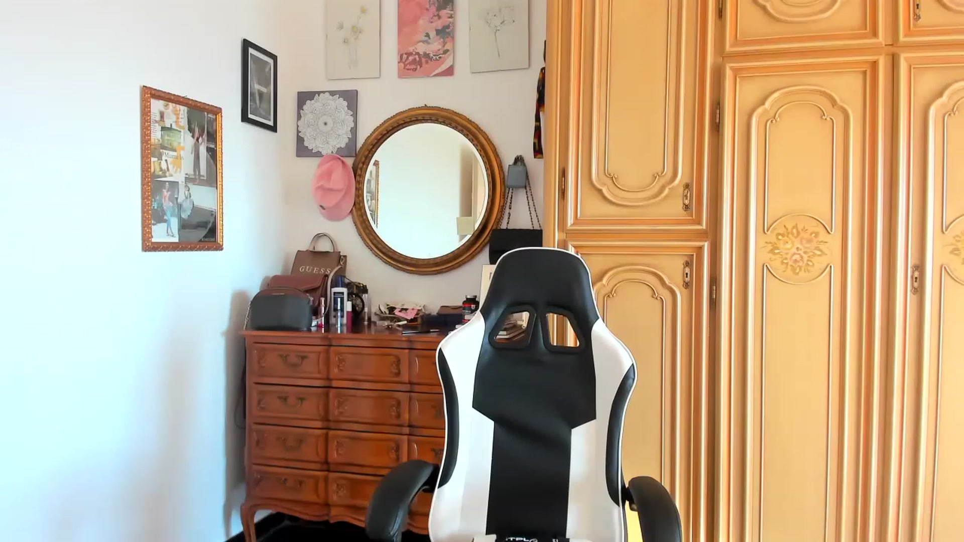 Gallery image thumbnail from Anastasia_sea's myfreecams stream on, 06/24/2023, 18:01 image 7 of 20