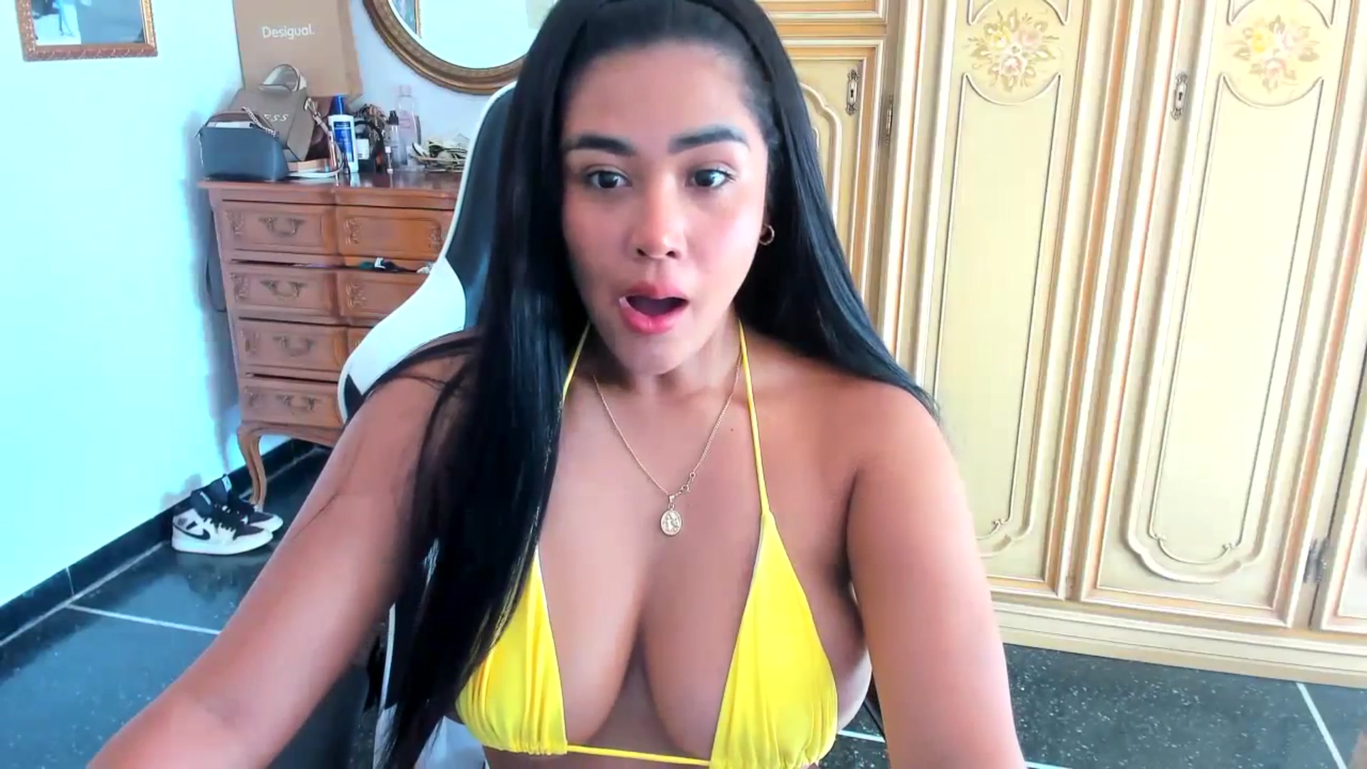 Gallery image thumbnail from Anastasia_sea's myfreecams stream on, 07/09/2023, 17:32 image 2 of 20