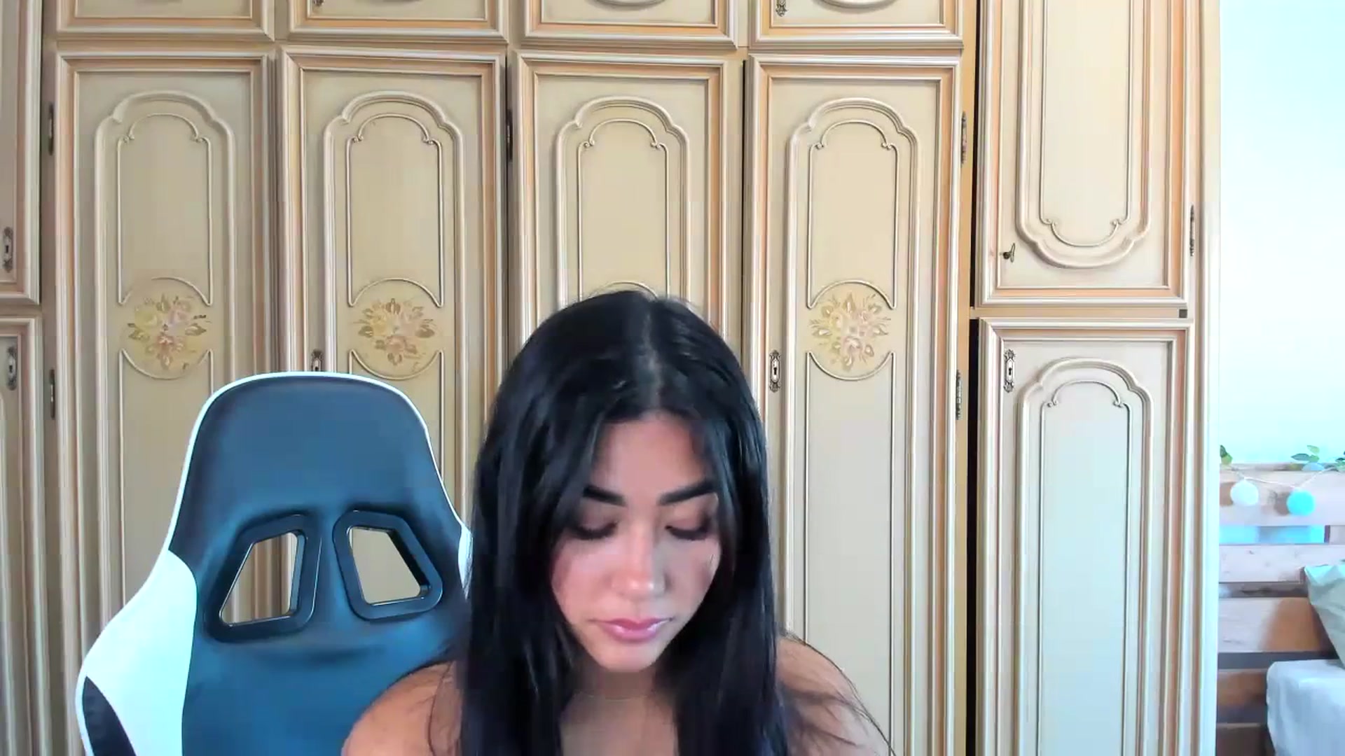 Gallery image thumbnail from Anastasia_sea's myfreecams stream on, 12/18/2023, 08:13 image 20 of 20