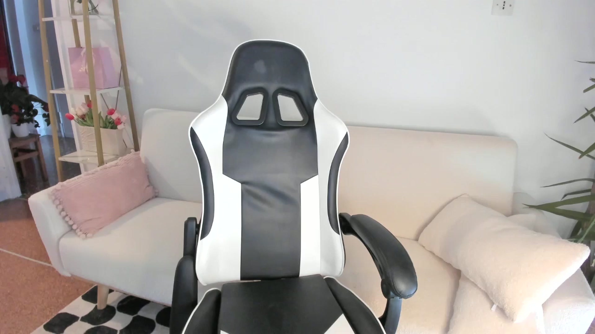 Gallery image thumbnail from Anastasia_sea's myfreecams stream on, 06/14/2024, 07:27 image 1 of 20