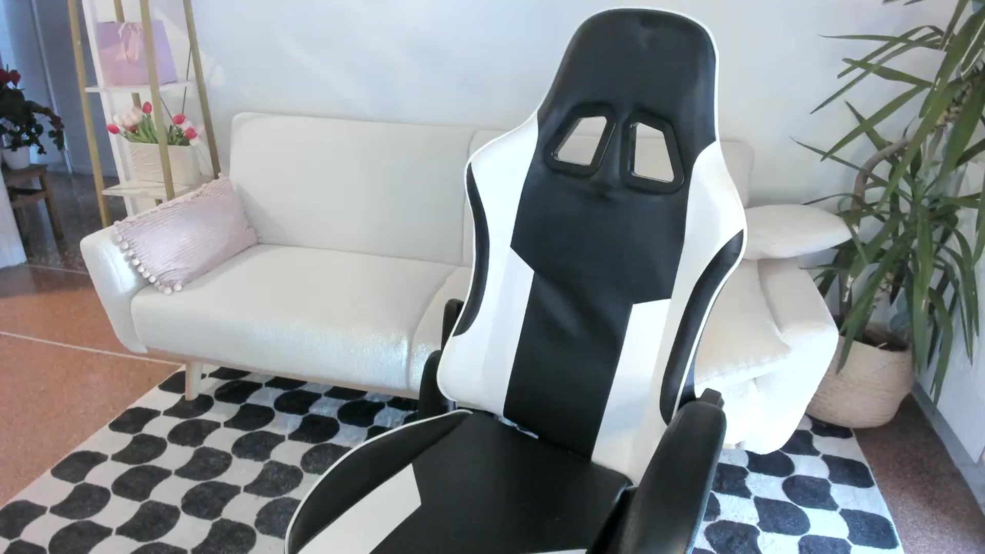 Gallery image thumbnail from Anastasia_sea's myfreecams stream on, 06/16/2024, 06:23 image 16 of 20