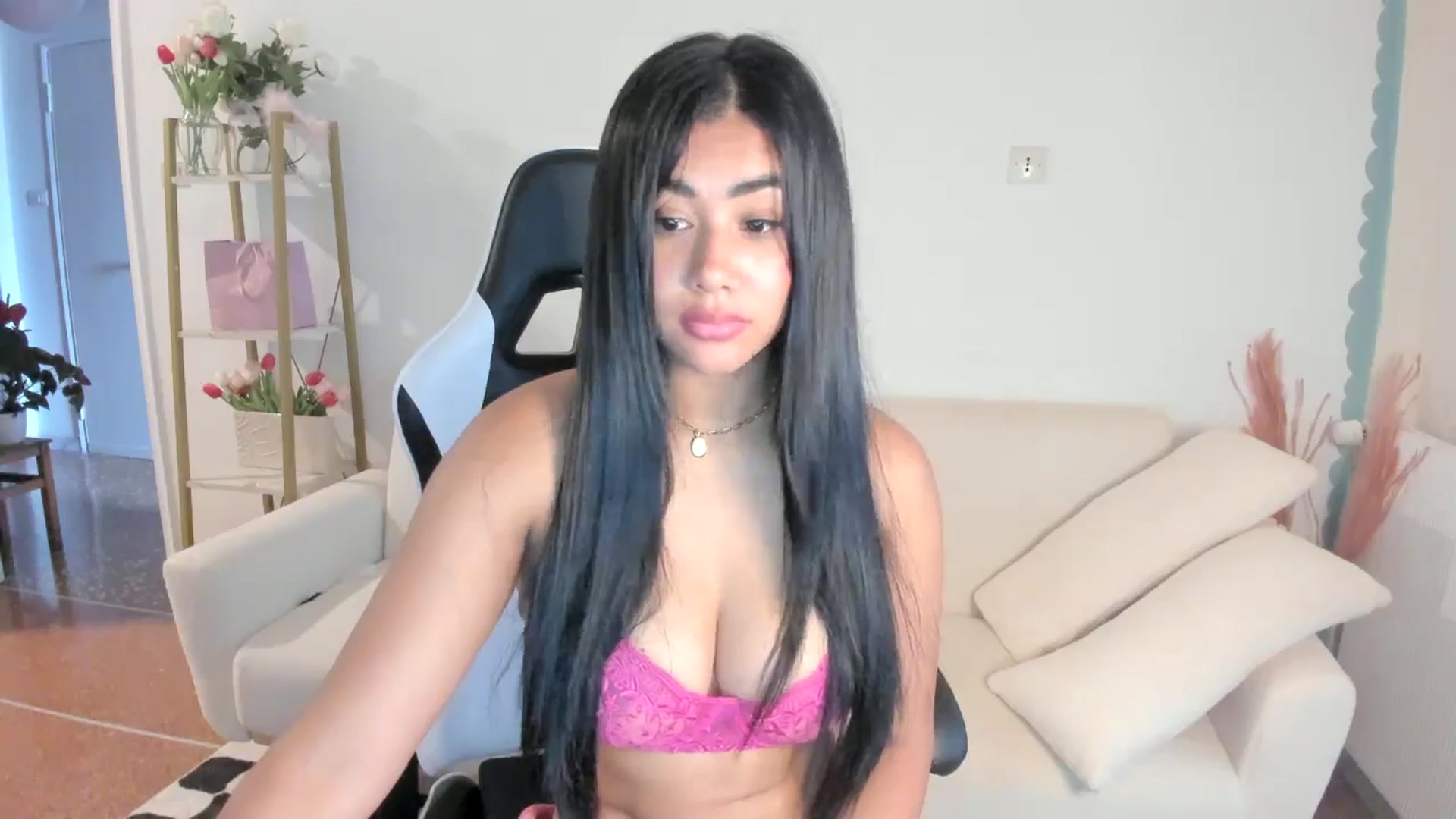 Gallery image thumbnail from Anastasia_sea's myfreecams stream on, 06/22/2024, 07:29 image 14 of 20