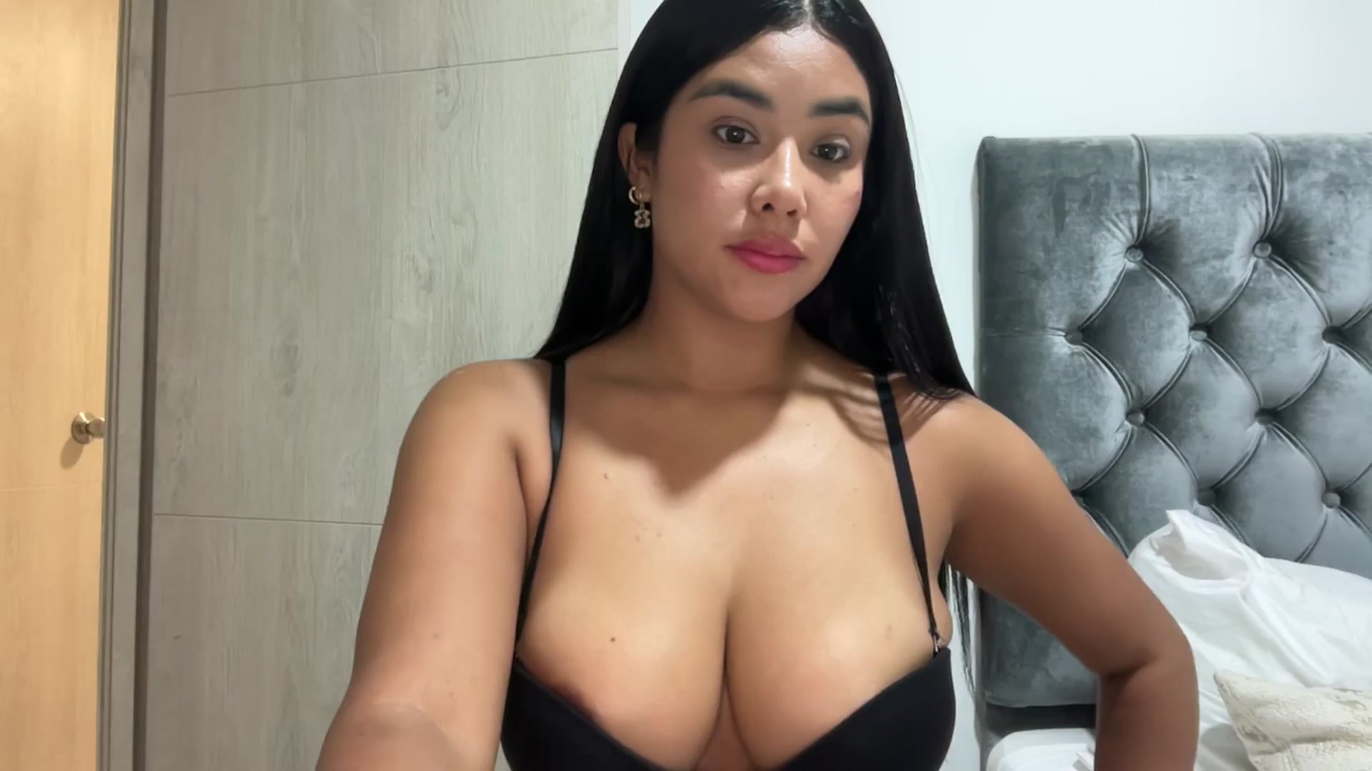 Gallery image thumbnail from Anastasia_sea's myfreecams stream on, 03/27/2025, 03:48 image 1 of 20