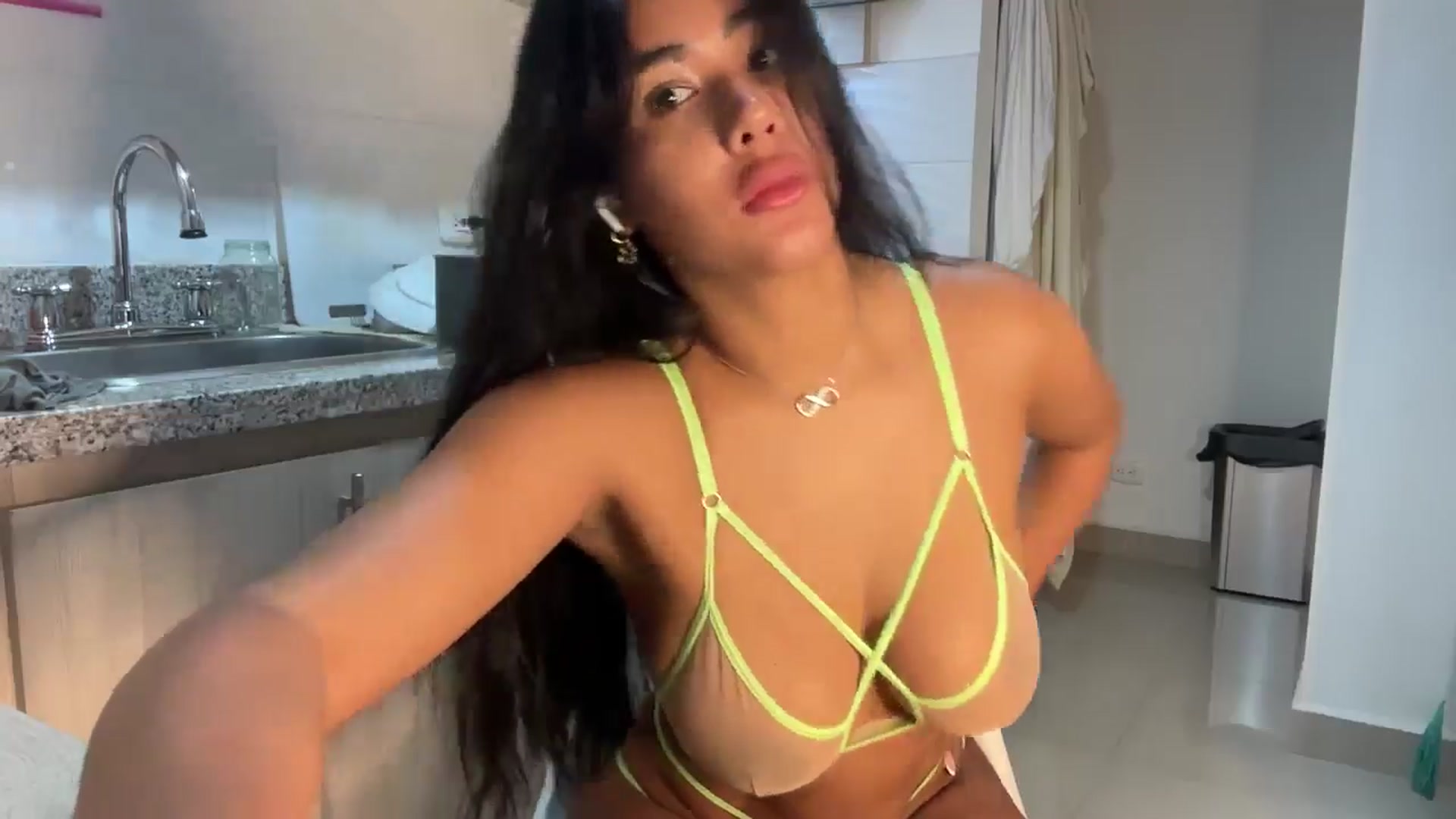 Gallery image thumbnail from Anastasia_sea's myfreecams stream on, 04/04/2025, 05:21 image 2 of 20