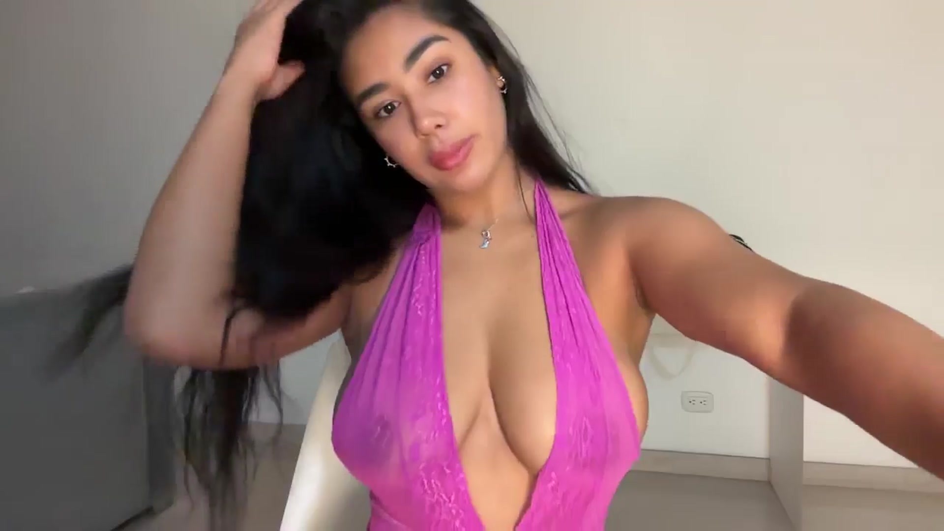 Gallery image thumbnail from Anastasia_sea's myfreecams stream on, 04/15/2025, 04:38 image 19 of 20