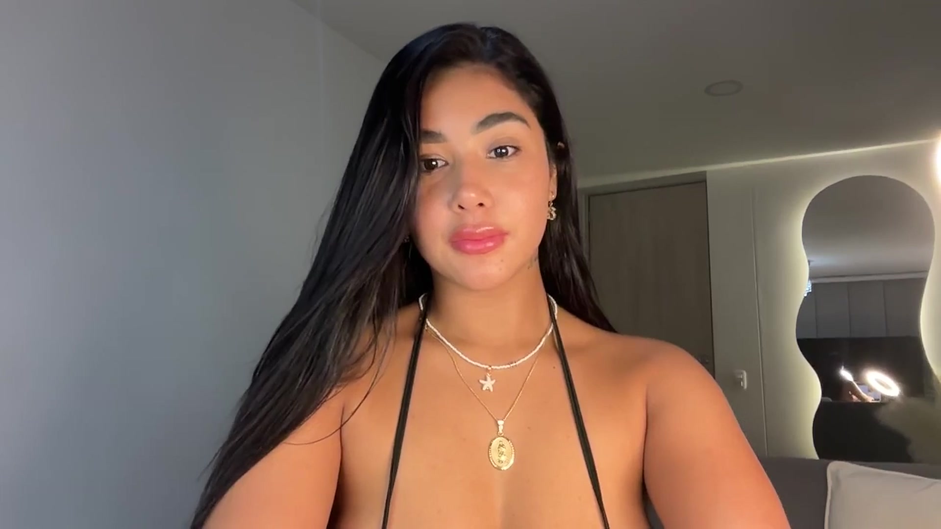 Gallery image thumbnail from Anastasia_sea's myfreecams stream on, 04/30/2025, 06:43 image 5 of 20
