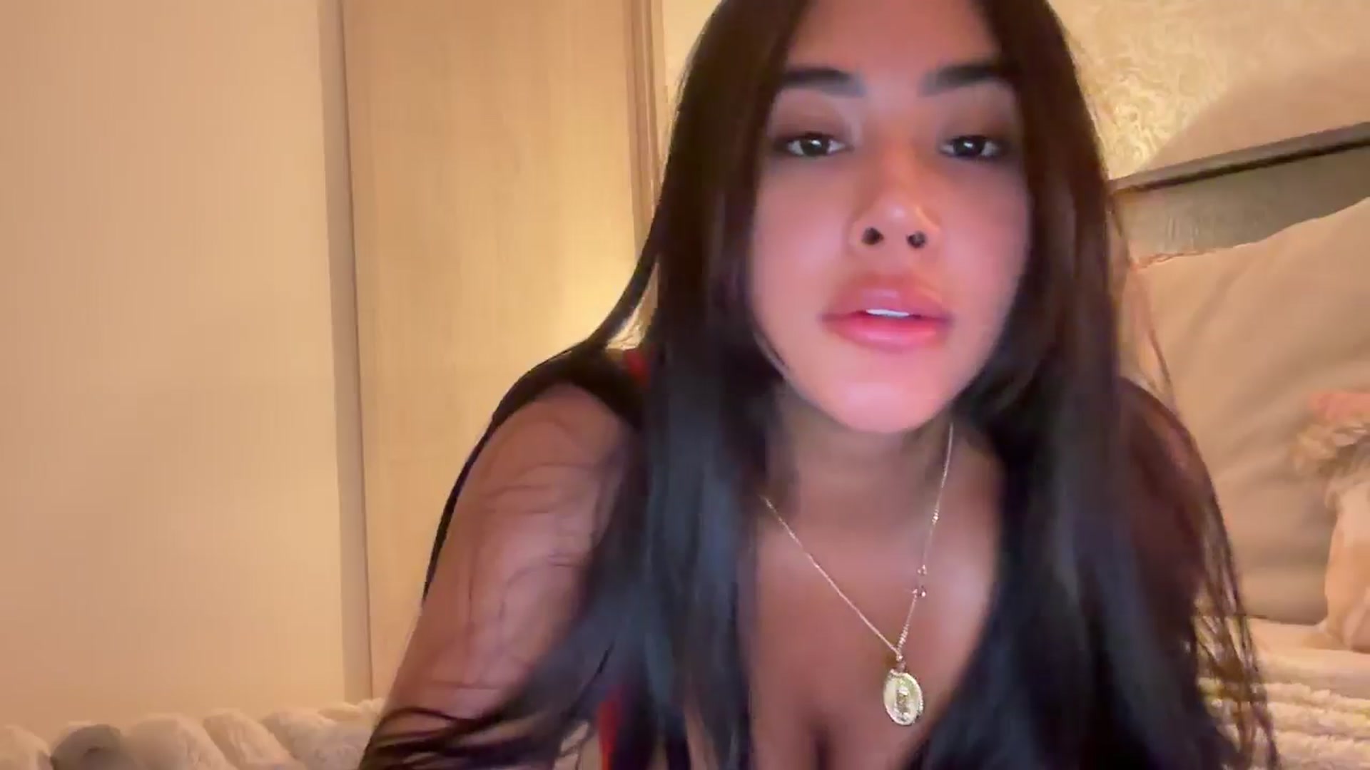 Gallery image thumbnail from Anastasia_sea's myfreecams stream on, 05/18/2025, 03:17 image 16 of 20