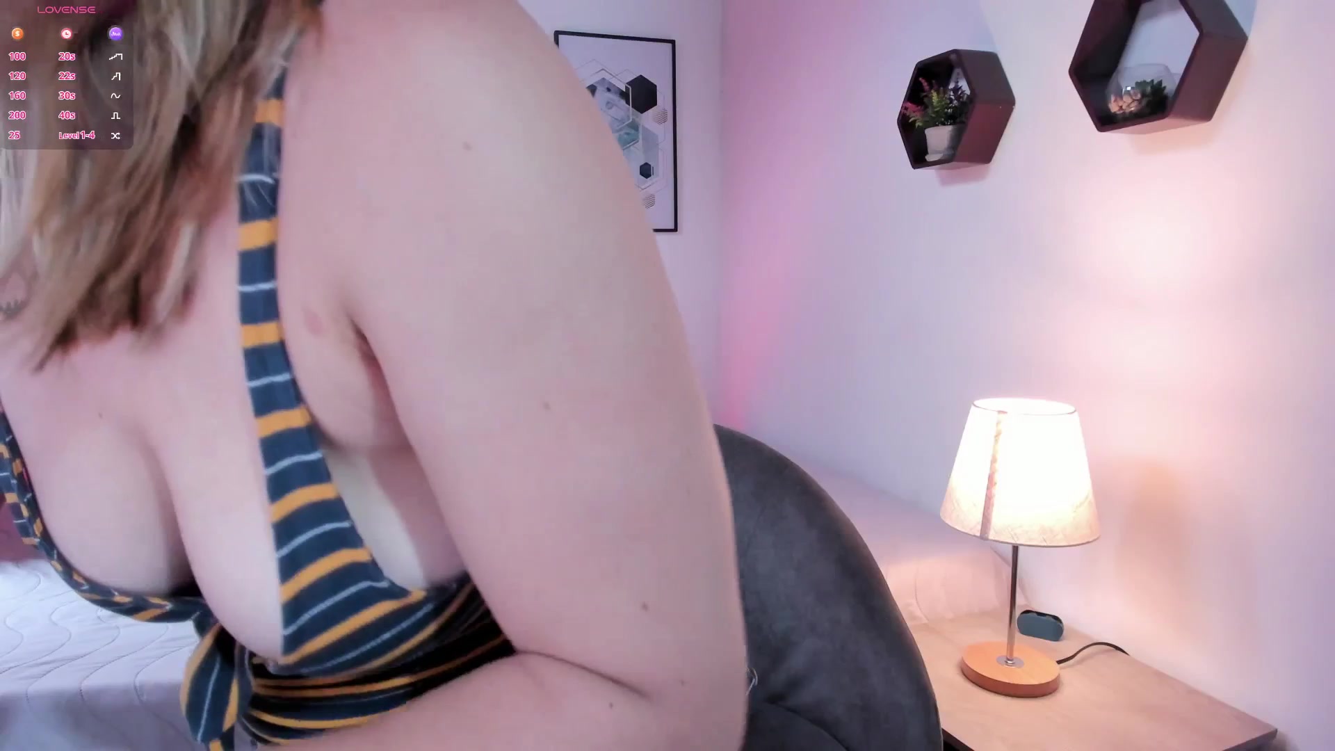 Gallery image thumbnail from Anatorres_'s myfreecams stream on, 12/16/2025, 22:51 image 13 of 20