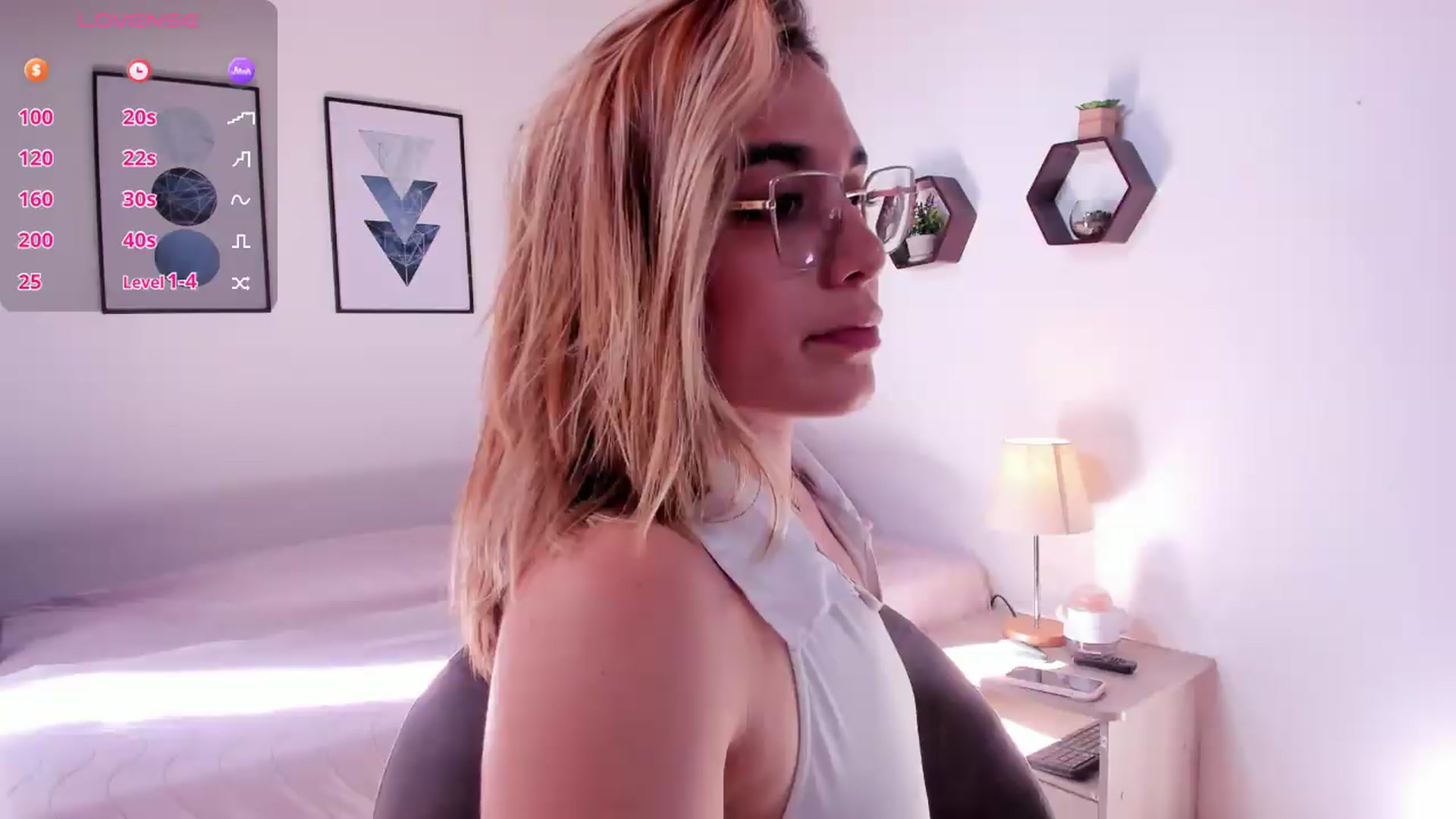 Gallery image thumbnail from Anatorres_'s myfreecams stream on, 06/11/2026, 20:47 image 19 of 20