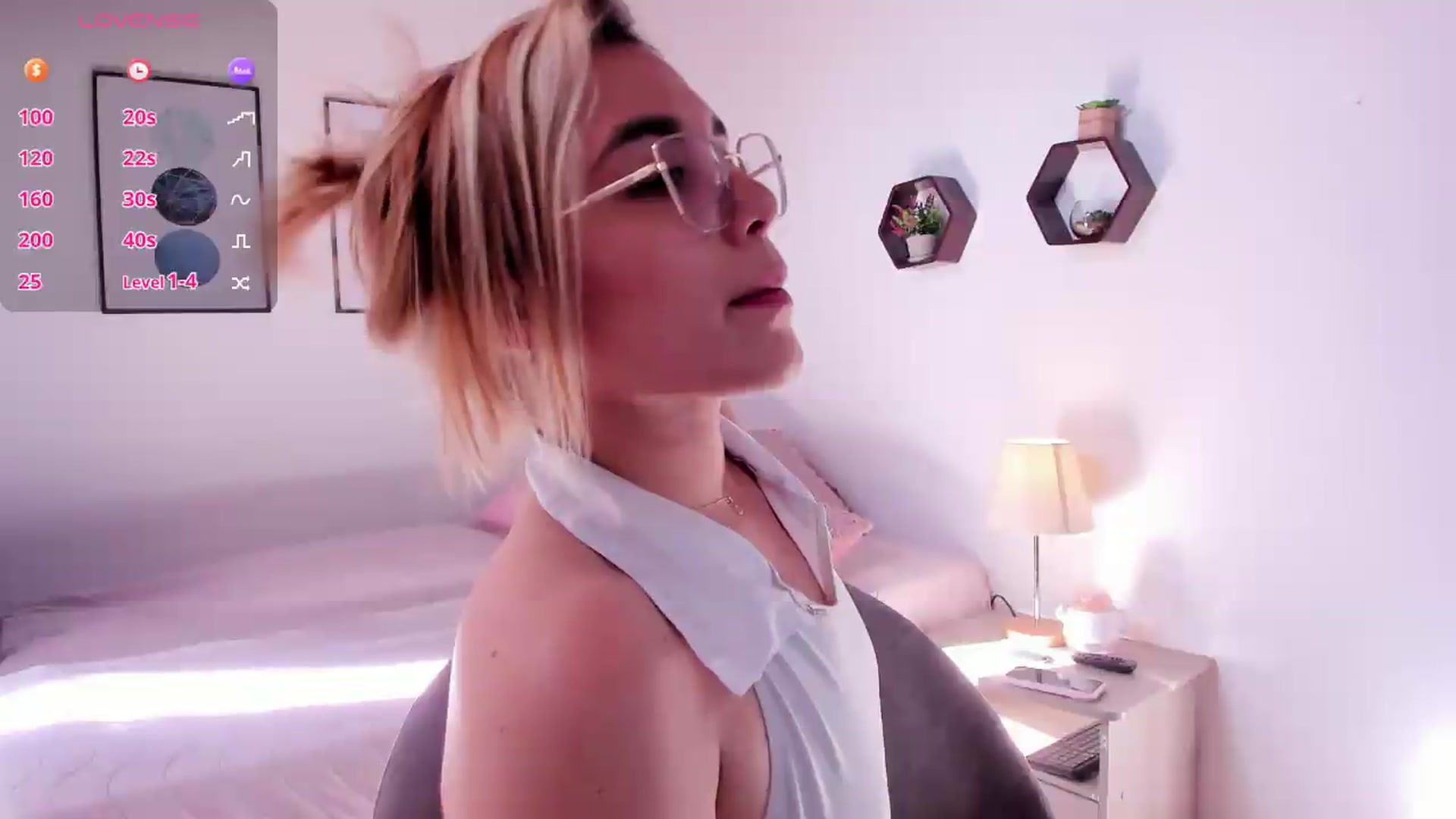 Gallery image thumbnail from Anatorres_'s myfreecams stream on, 06/11/2026, 20:47 image 20 of 20