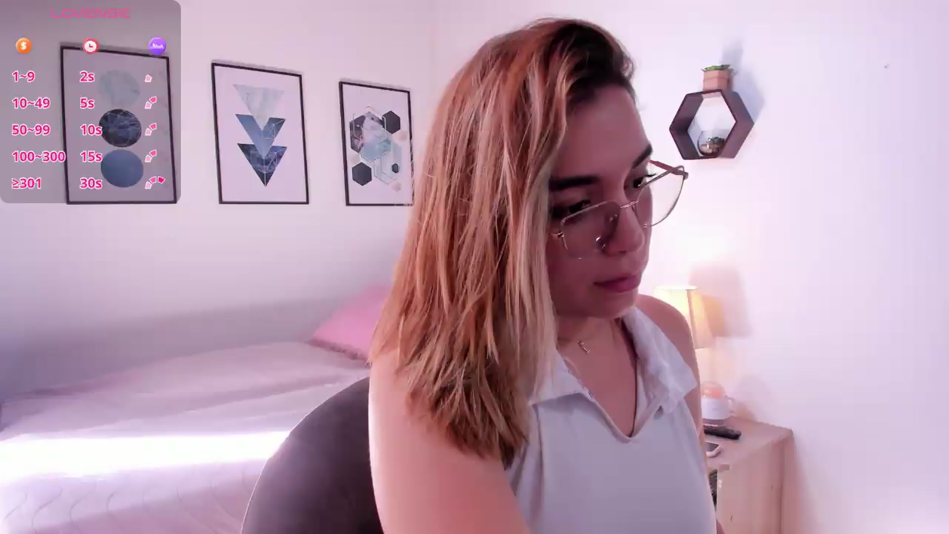 Gallery image thumbnail from Anatorres_'s myfreecams stream on, 06/11/2026, 20:47 image 14 of 20