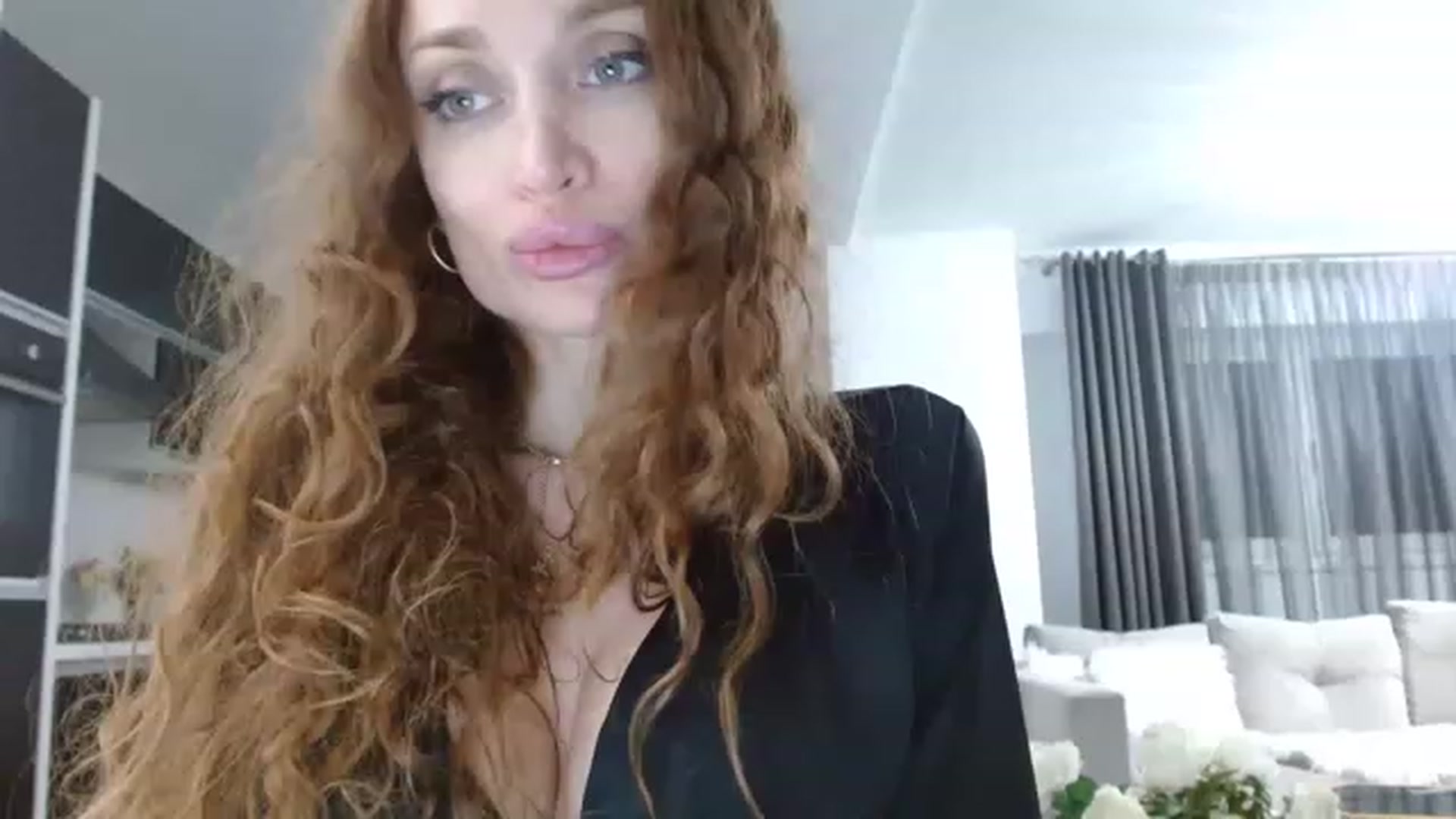 Gallery image thumbnail from Anayys's myfreecams stream on, 11/18/2022, 04:39 image 12 of 20