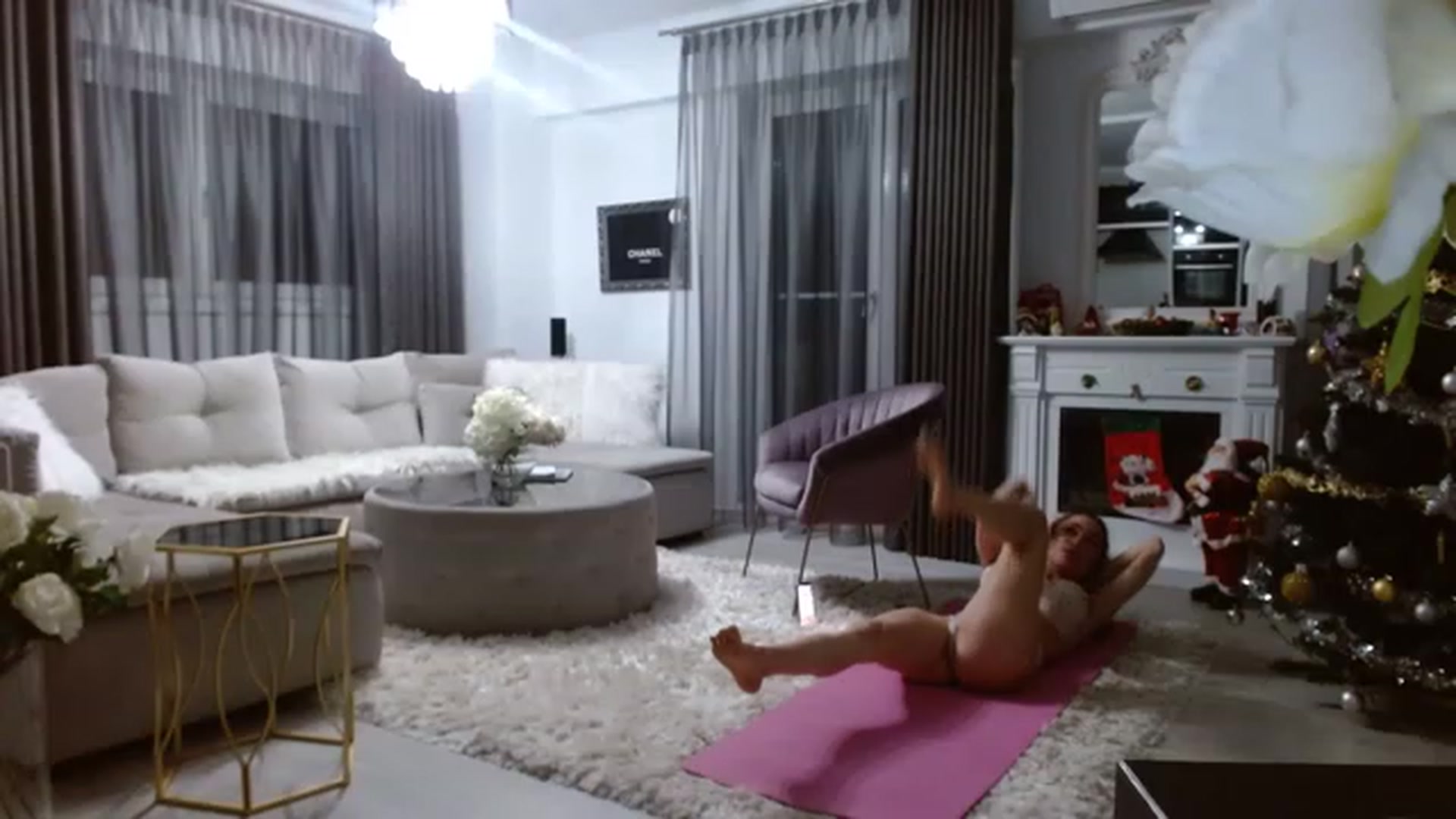Gallery image thumbnail from Anayys's myfreecams stream on, 11/29/2022, 04:52 image 18 of 20
