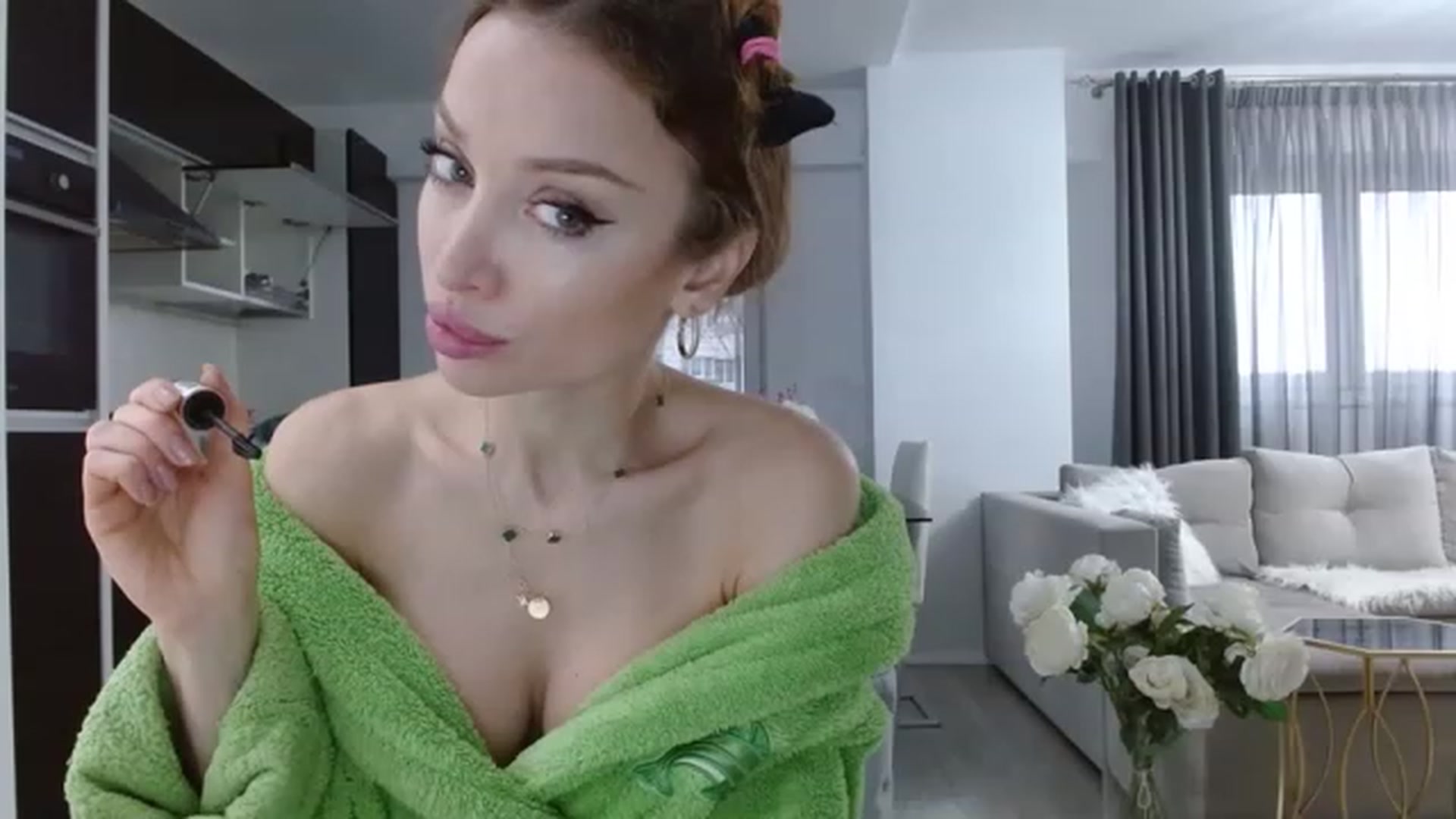 Gallery image thumbnail from Anayys's myfreecams stream on, 12/01/2022, 14:30 image 1 of 20