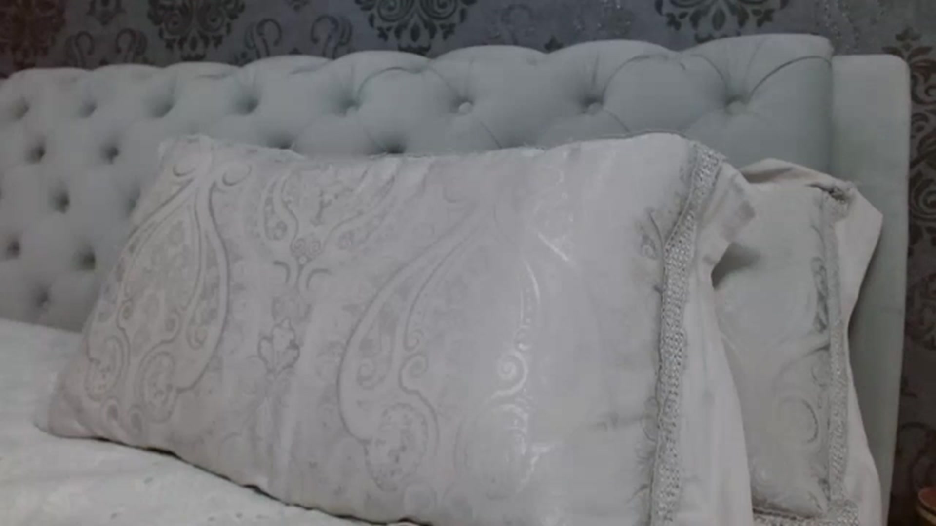 Gallery image thumbnail from Anayys's myfreecams stream on, 12/04/2022, 18:17 image 12 of 20